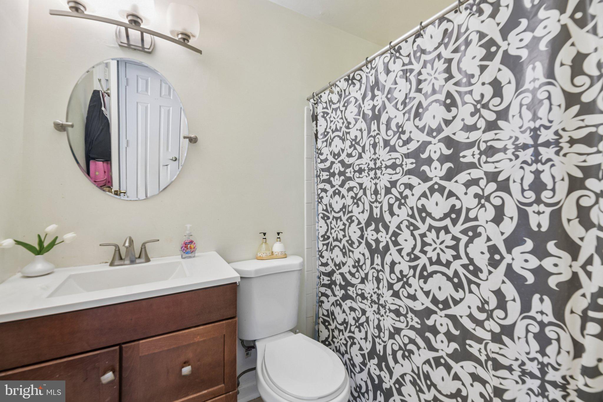 APPLEGATE CONDO - Residential