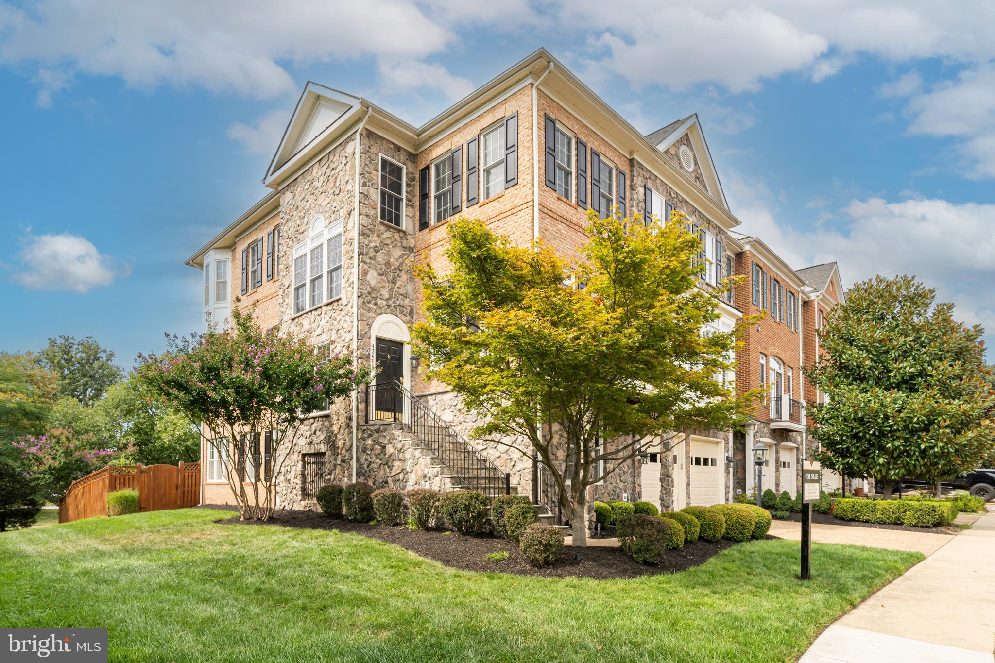 LANSDOWNE ON THE POTOMAC - Residential