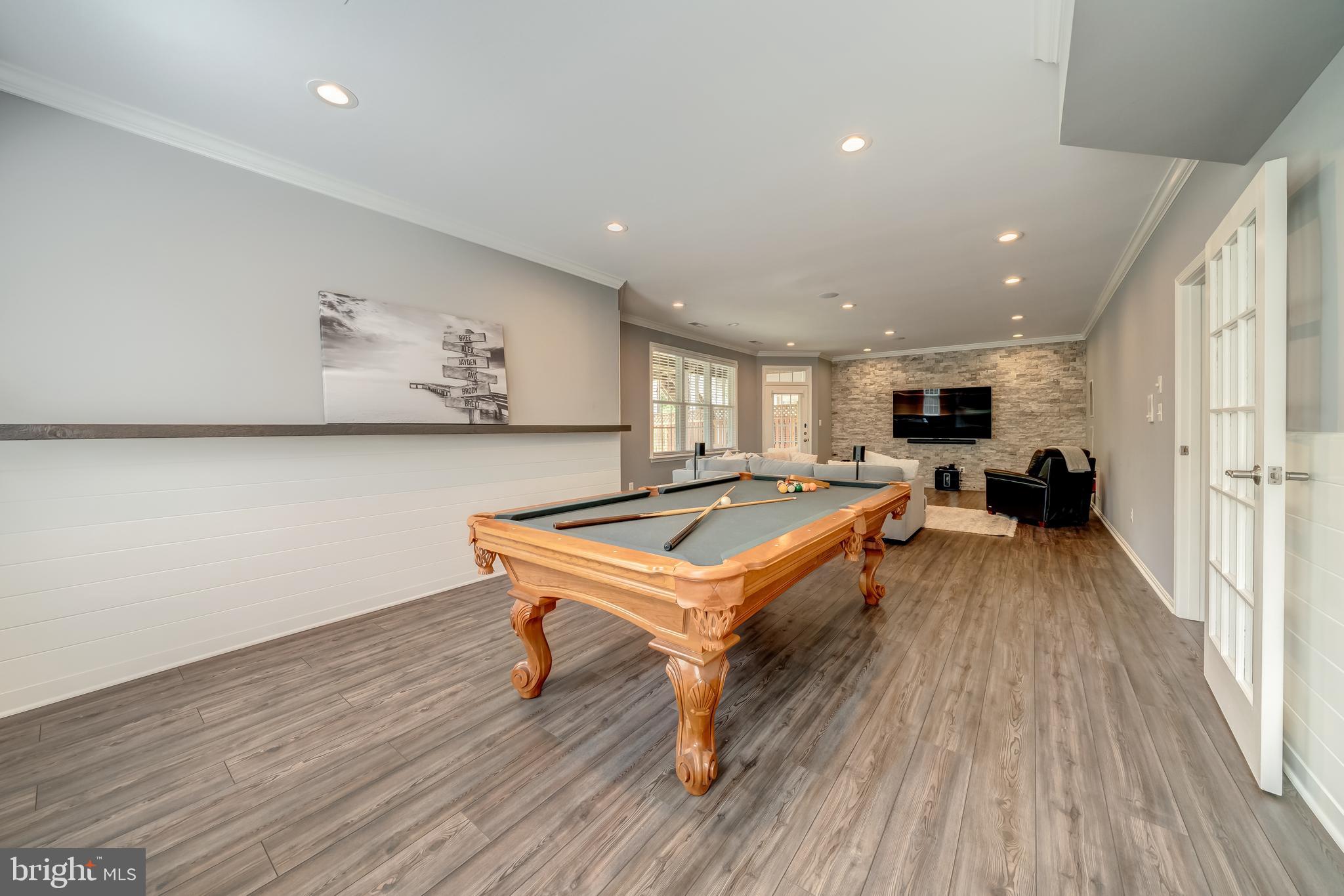 LANSDOWNE ON THE POTOMAC - Residential