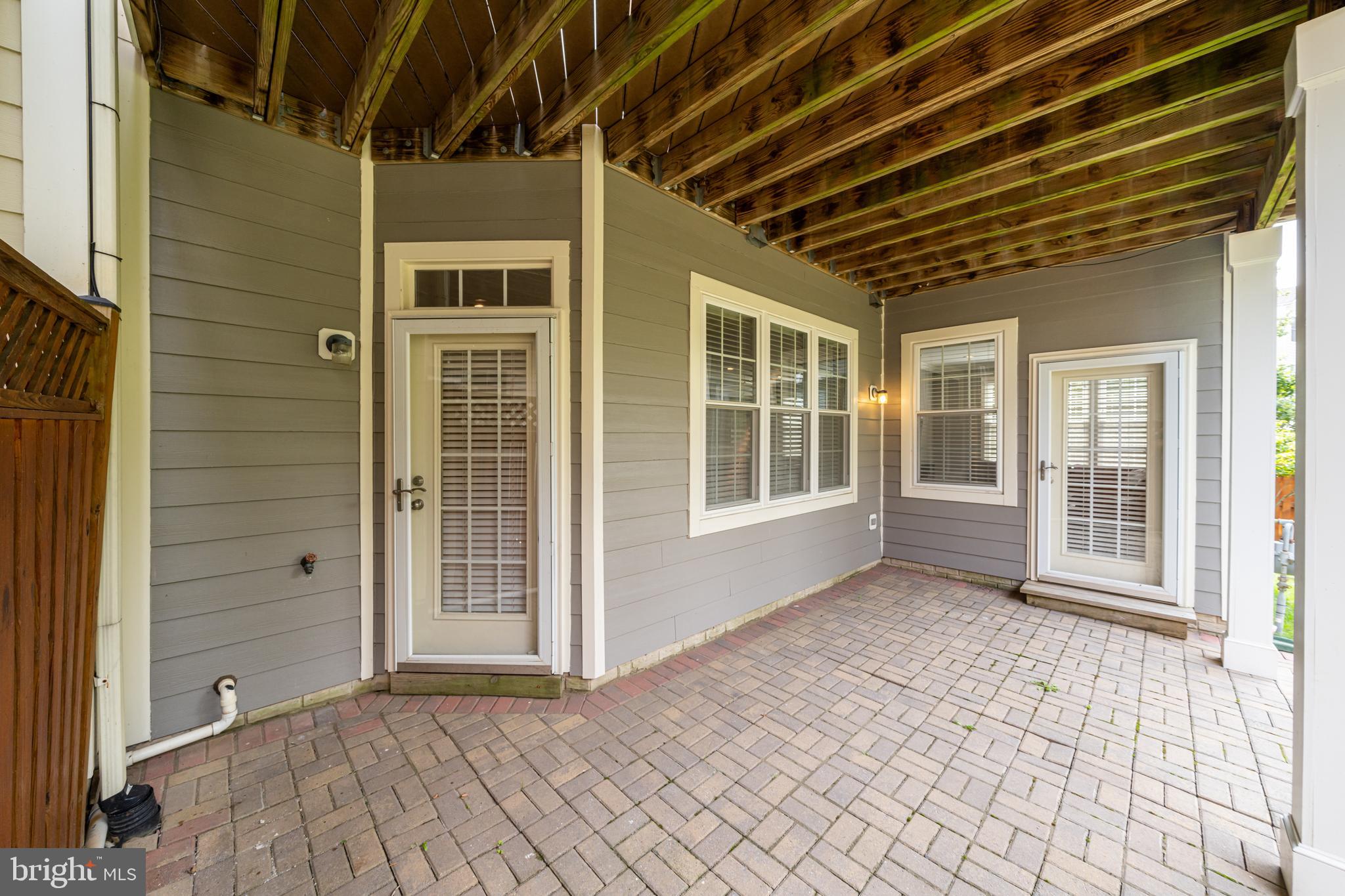 LANSDOWNE ON THE POTOMAC - Residential