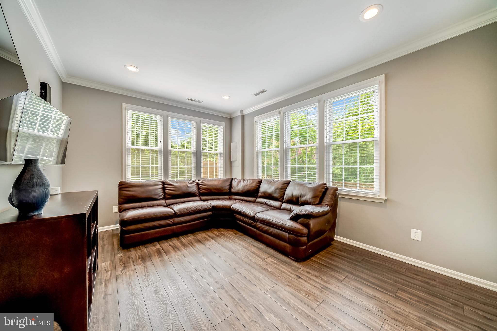LANSDOWNE ON THE POTOMAC - Residential