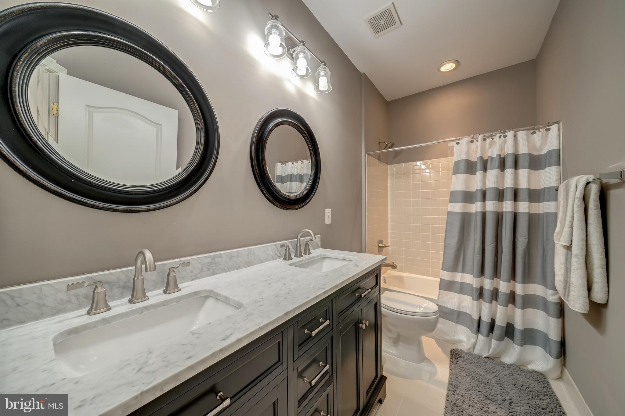 LANSDOWNE ON THE POTOMAC - Residential