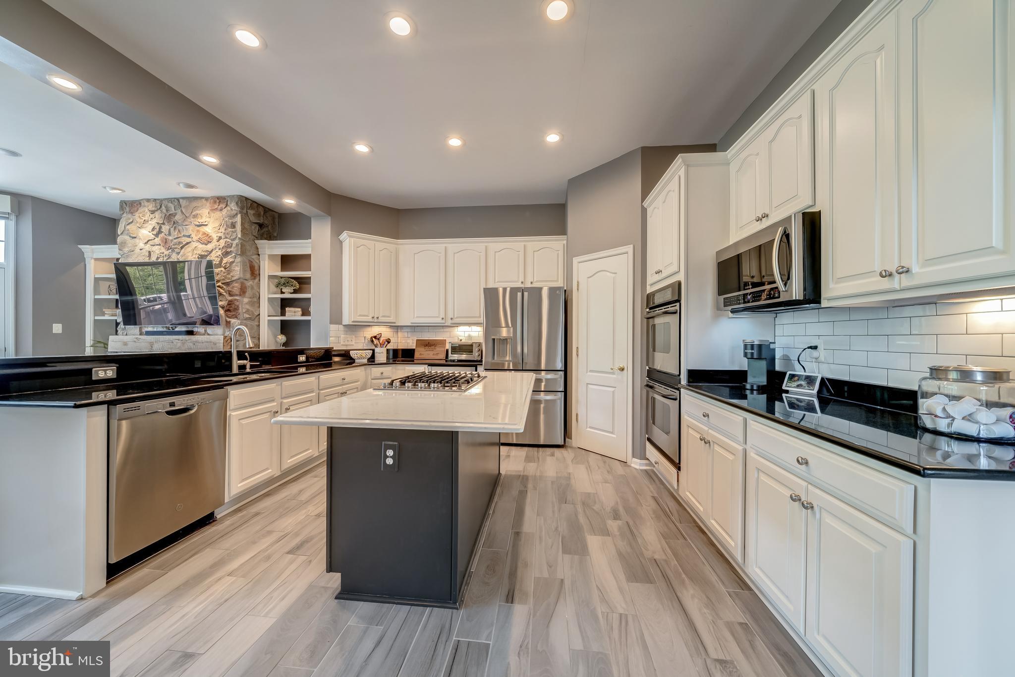 LANSDOWNE ON THE POTOMAC - Residential