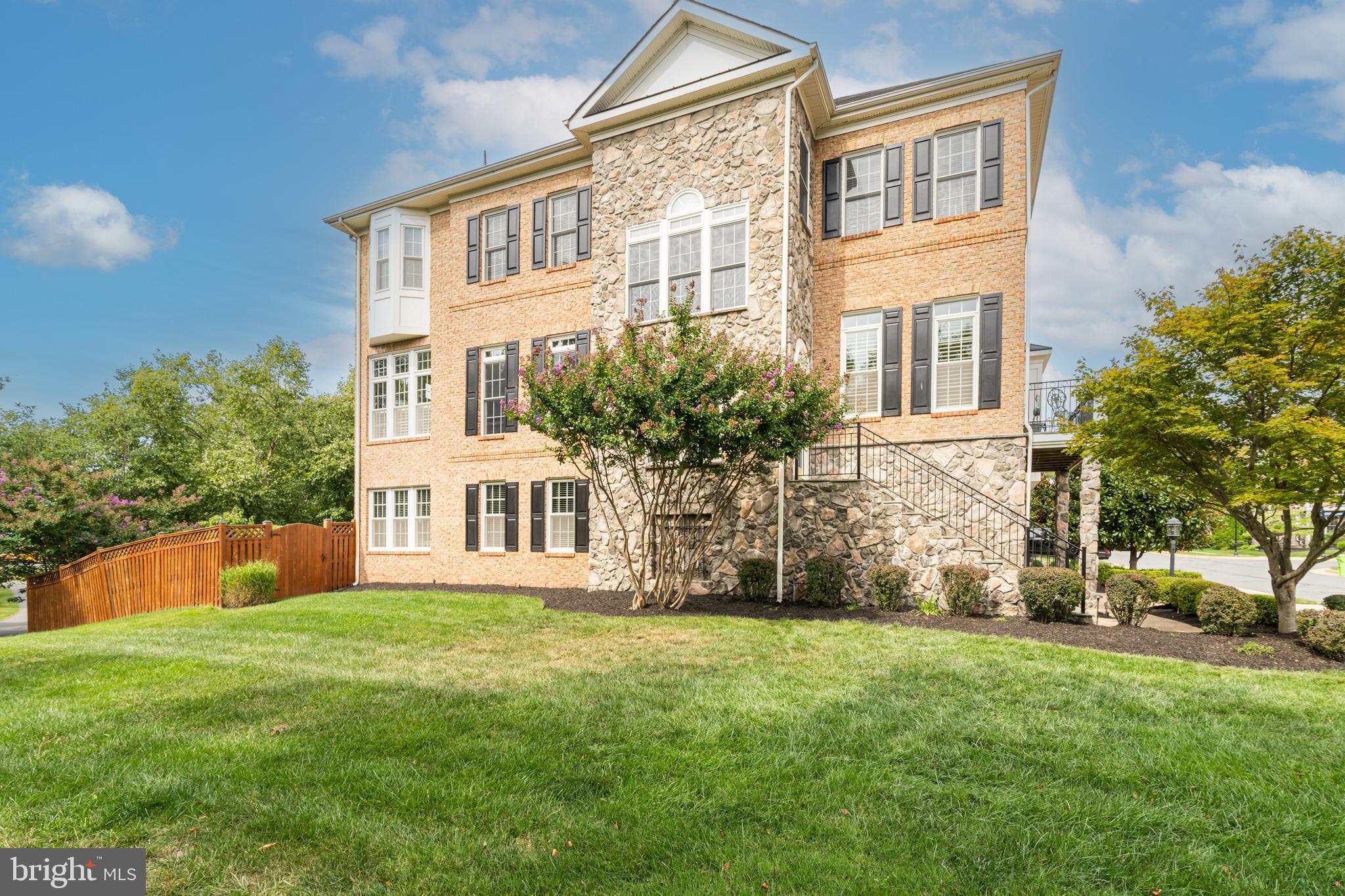 LANSDOWNE ON THE POTOMAC - Residential