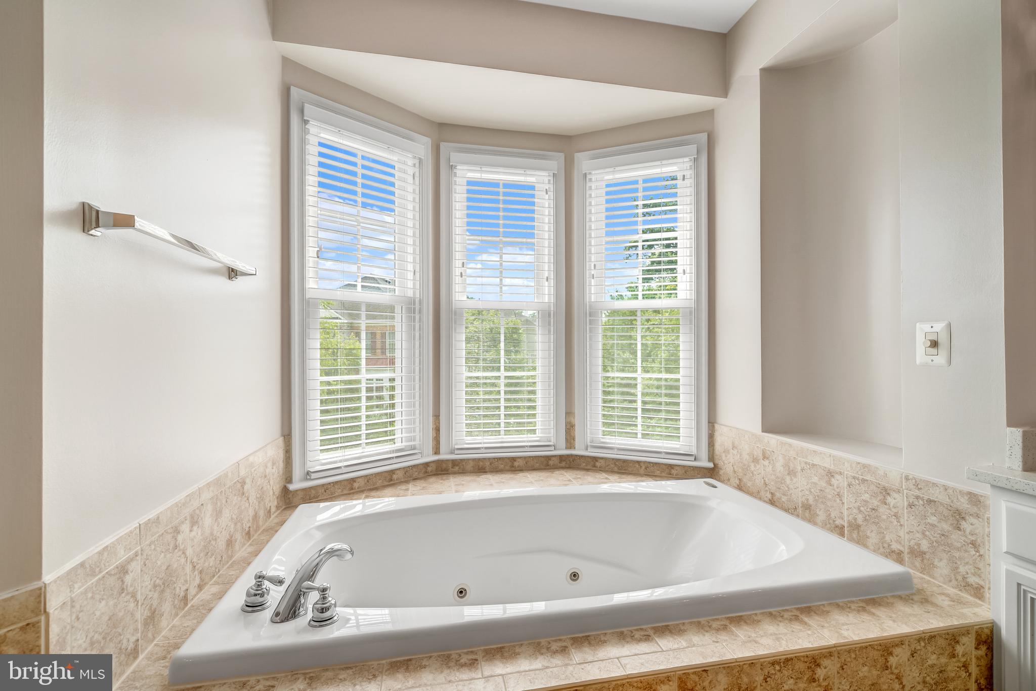 LANSDOWNE ON THE POTOMAC - Residential