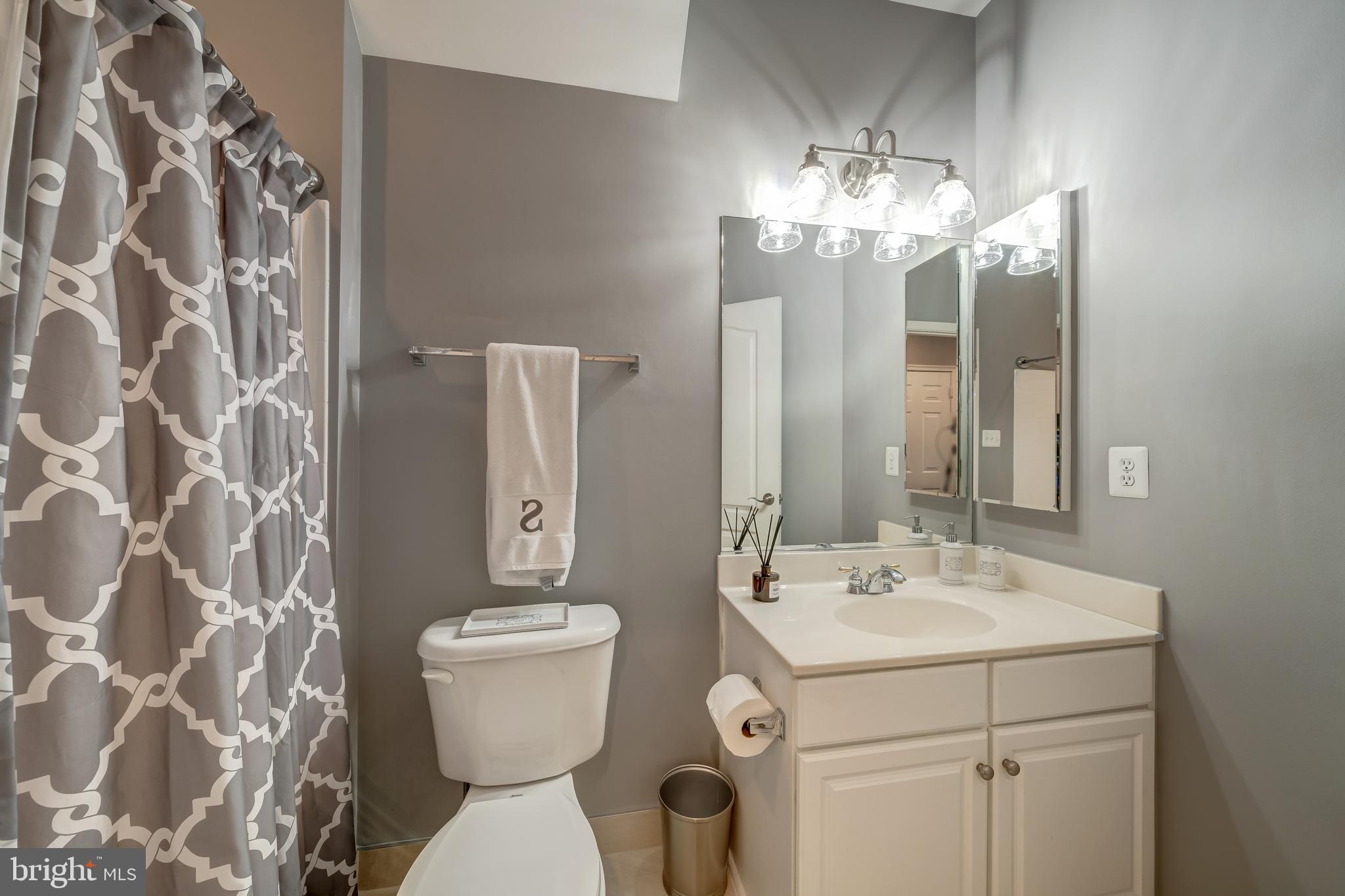 LANSDOWNE ON THE POTOMAC - Residential