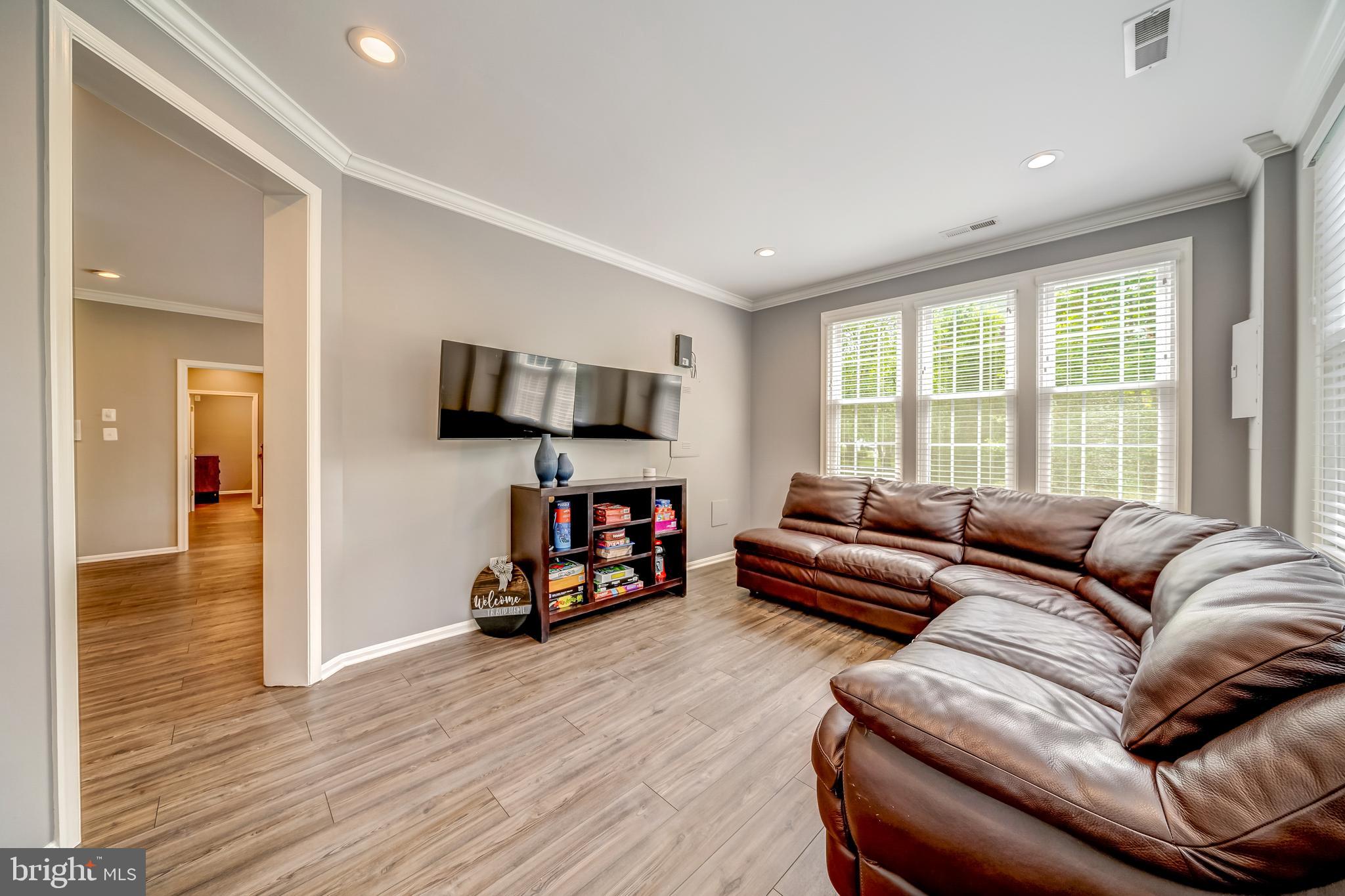 LANSDOWNE ON THE POTOMAC - Residential
