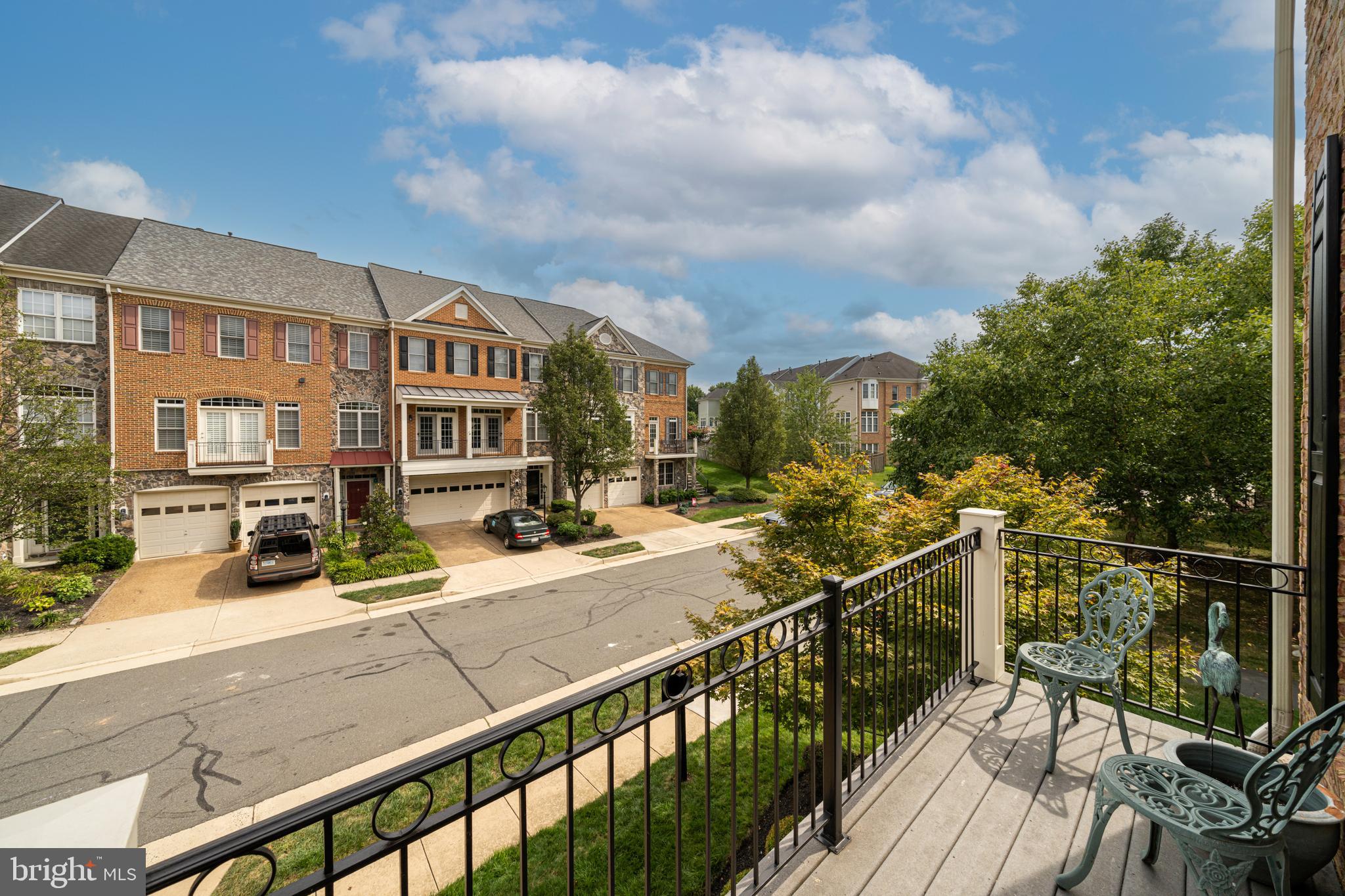 LANSDOWNE ON THE POTOMAC - Residential