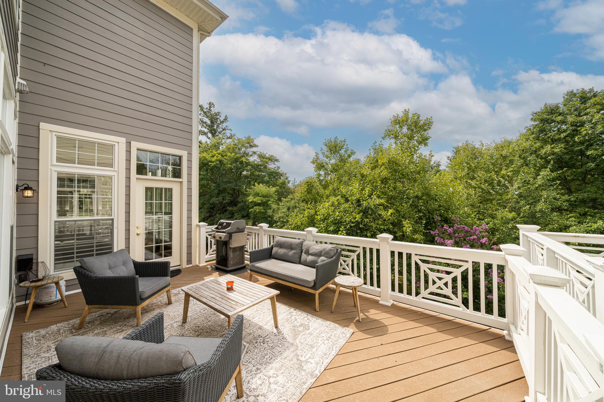 LANSDOWNE ON THE POTOMAC - Residential