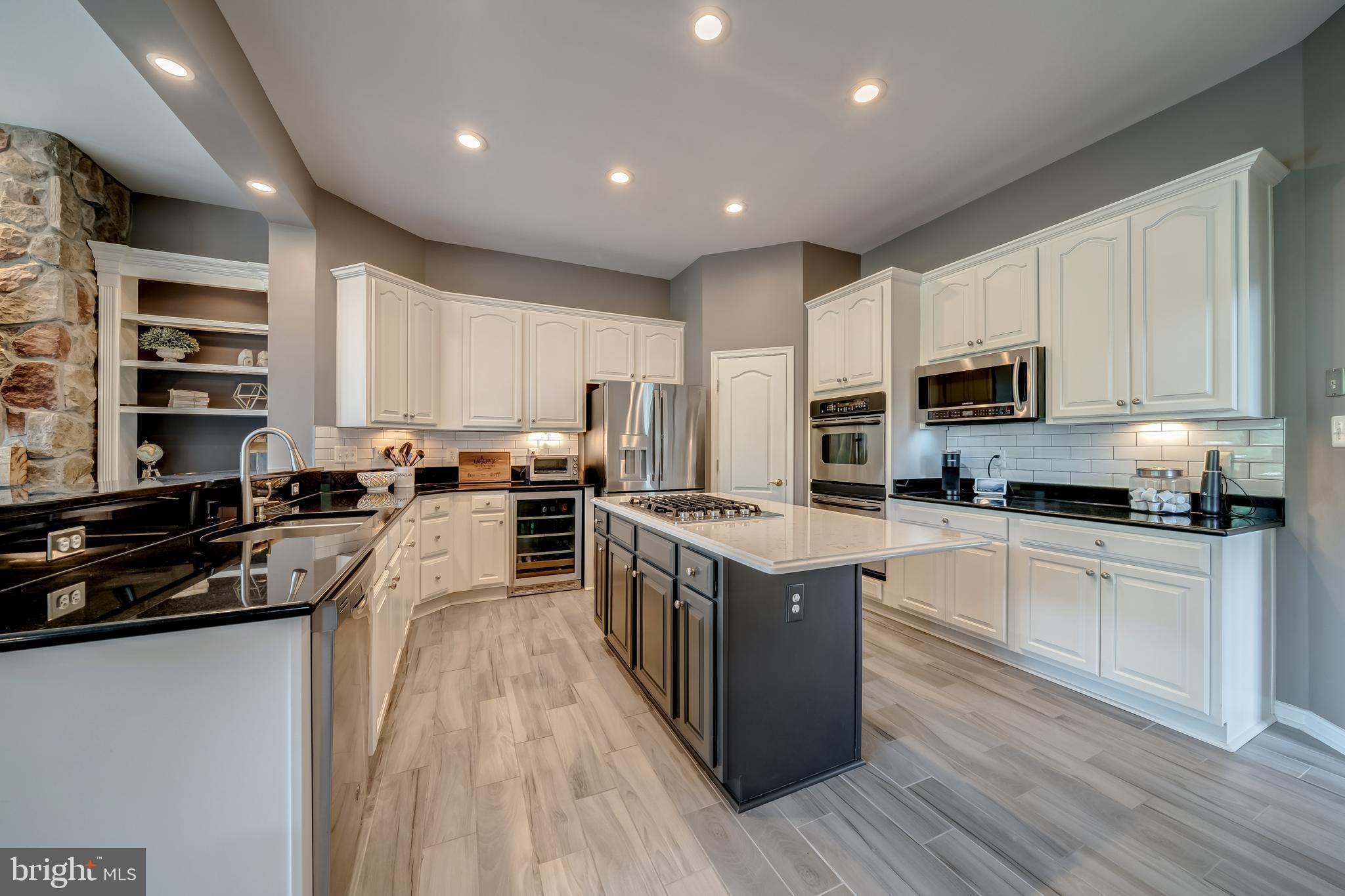 LANSDOWNE ON THE POTOMAC - Residential