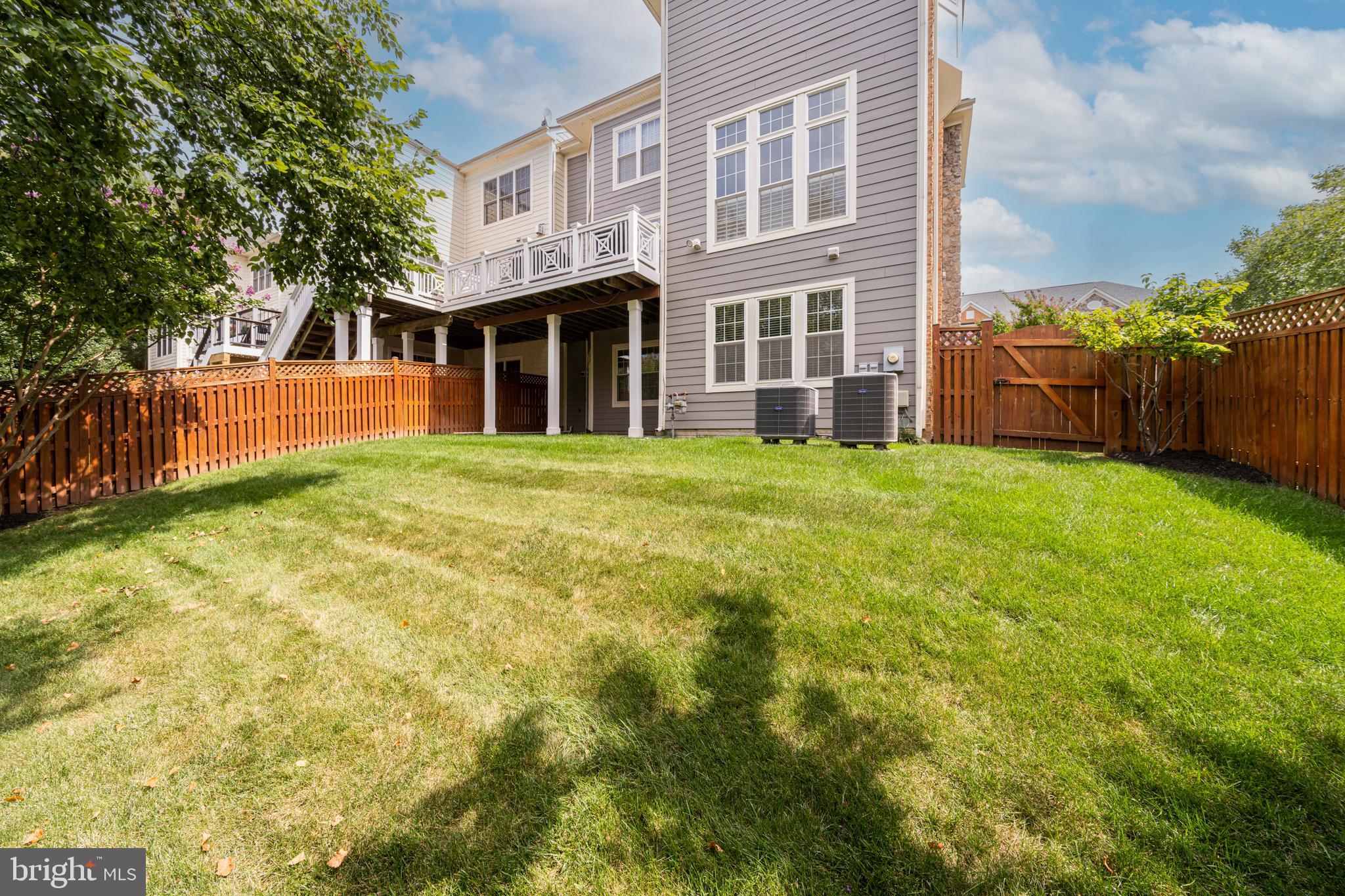 LANSDOWNE ON THE POTOMAC - Residential