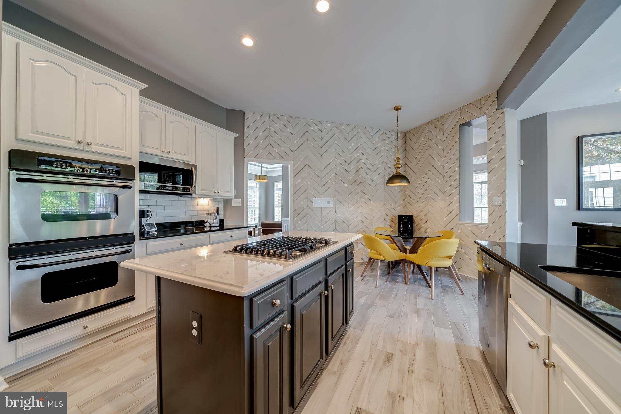 LANSDOWNE ON THE POTOMAC - Residential