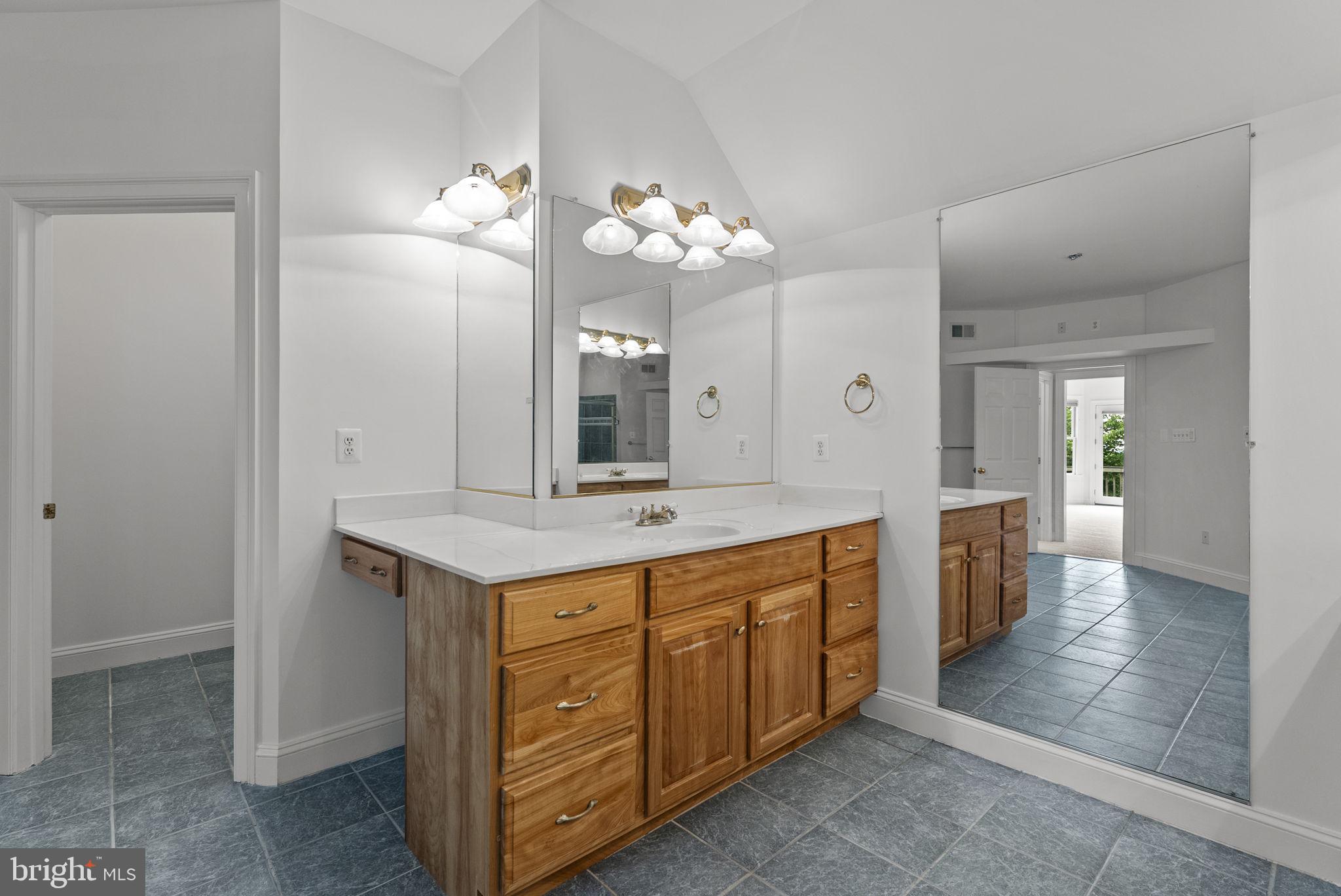 STONELEIGH - Residential