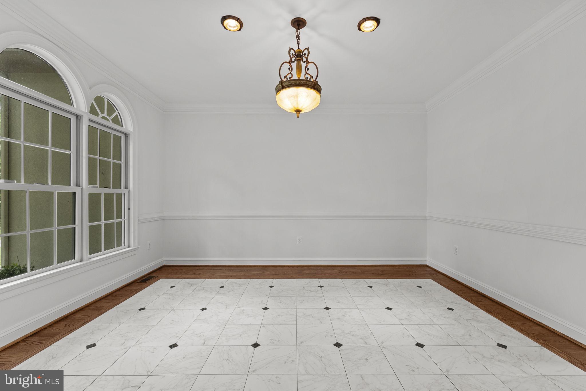 STONELEIGH - Residential