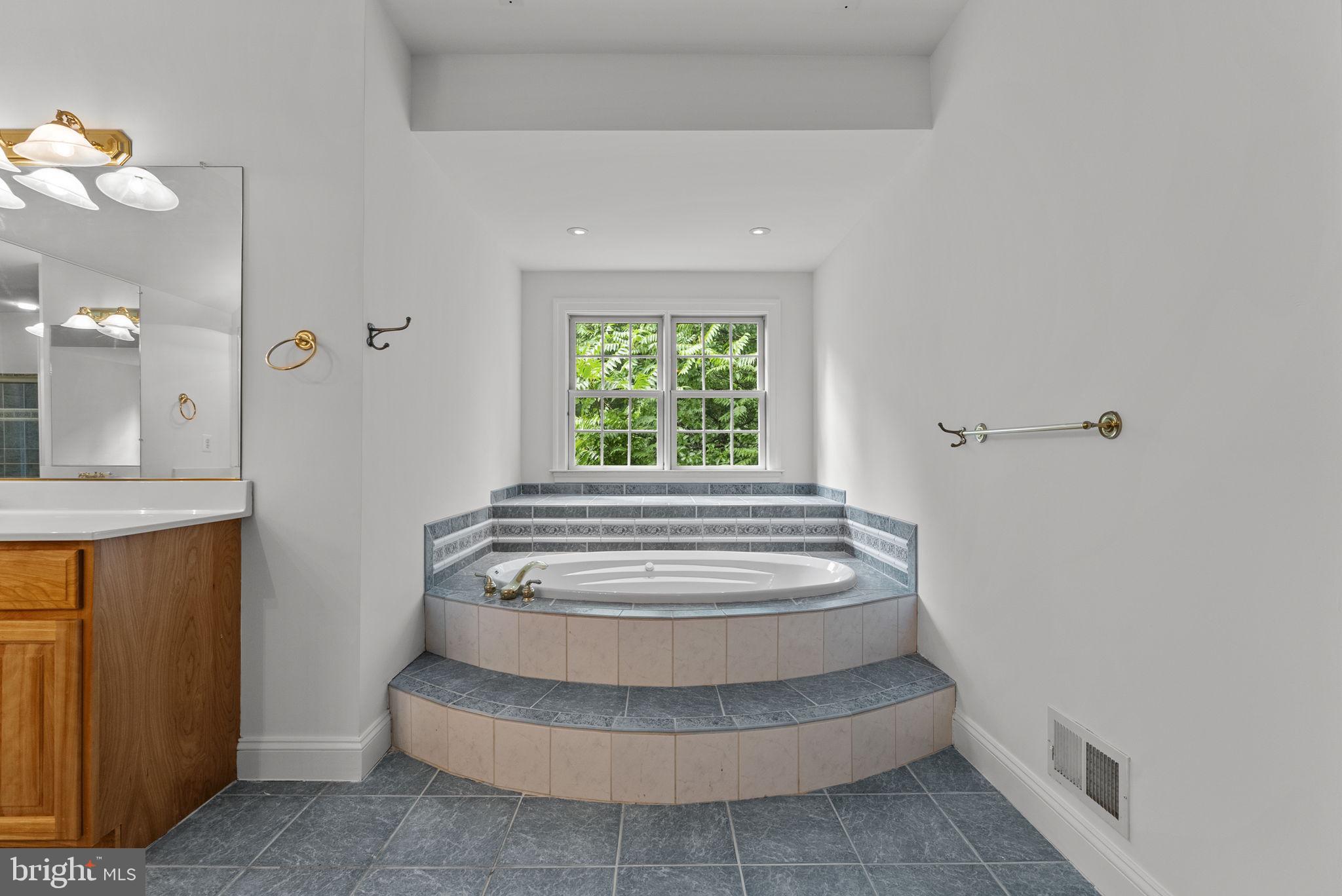 STONELEIGH - Residential