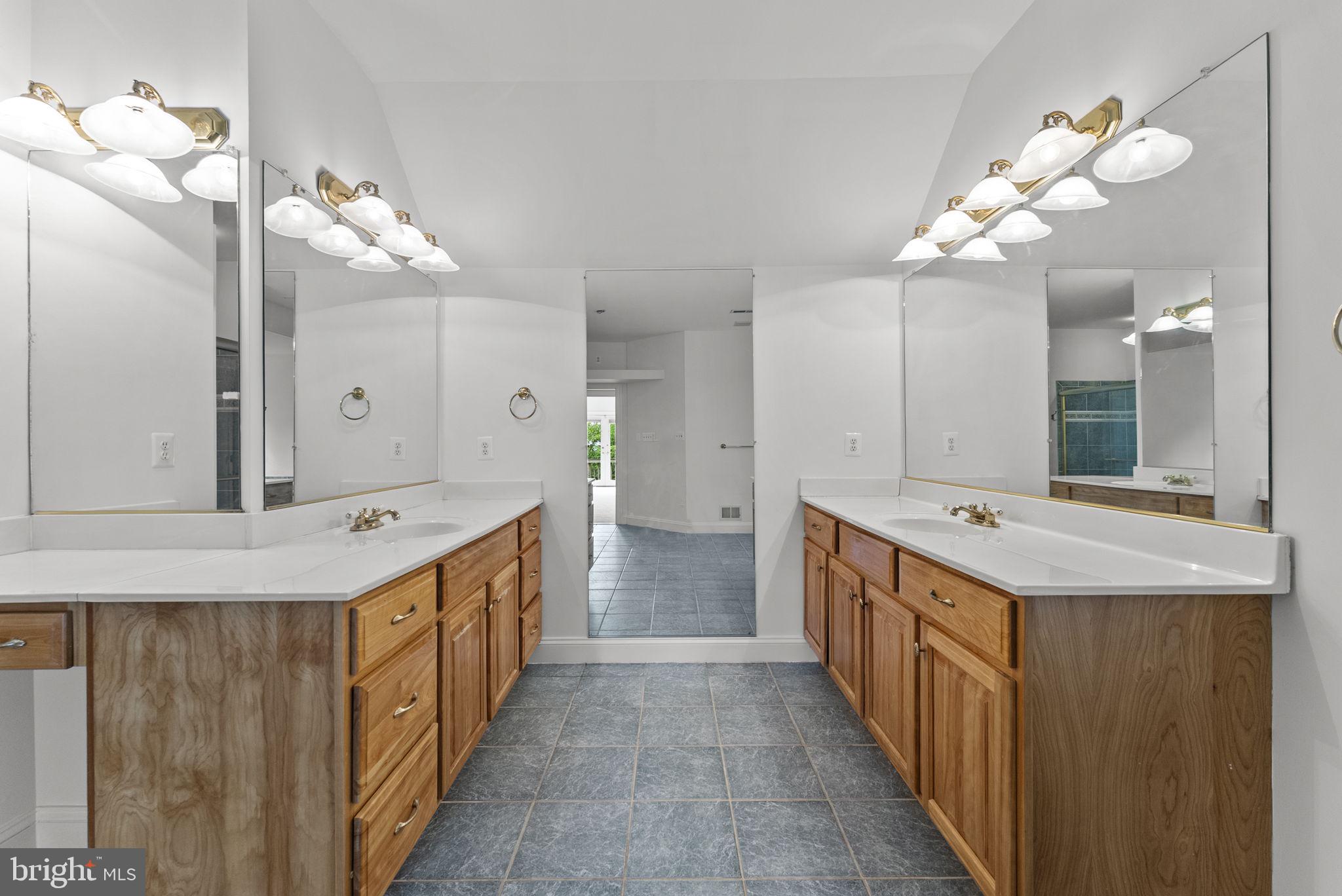STONELEIGH - Residential