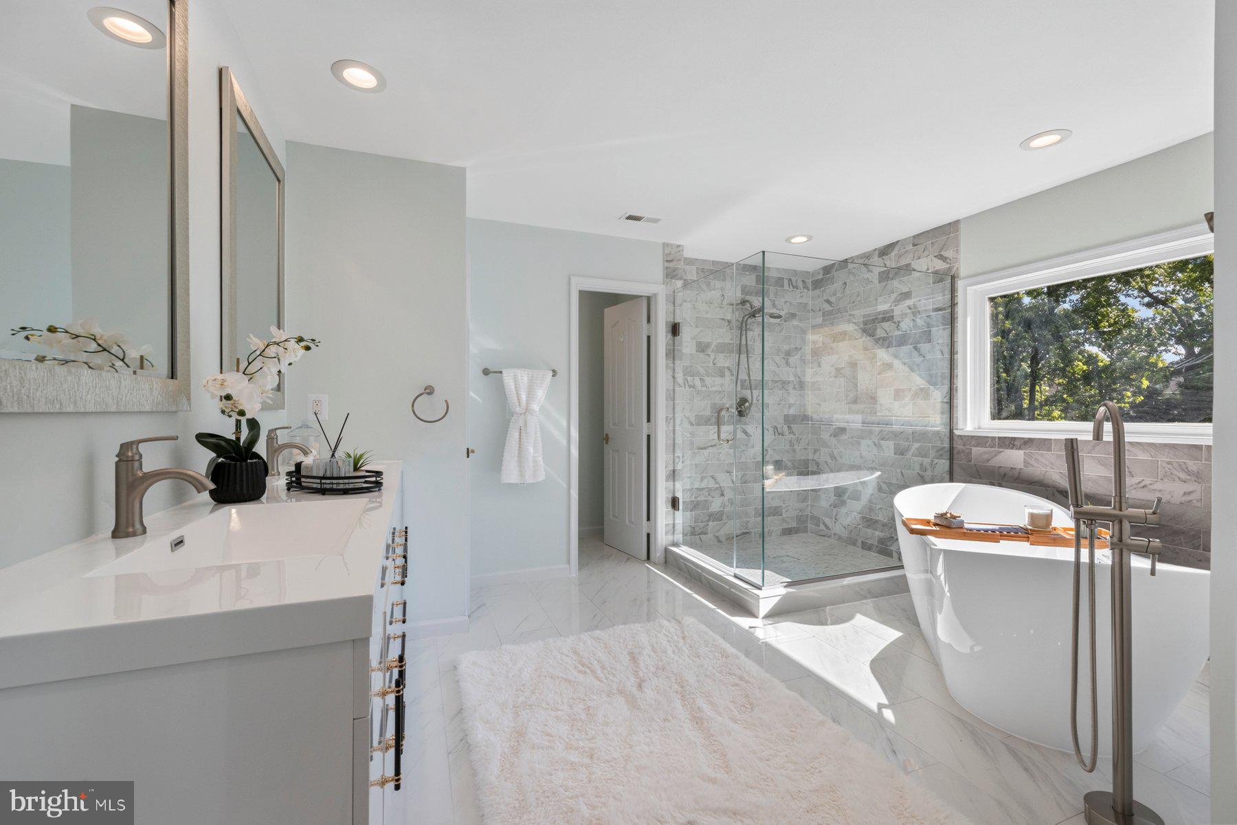 REDLAND KNOLLS - Residential