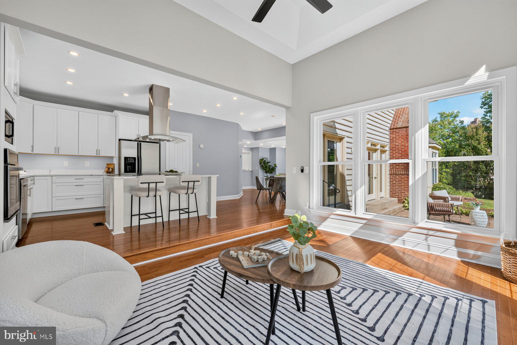 REDLAND KNOLLS - Residential