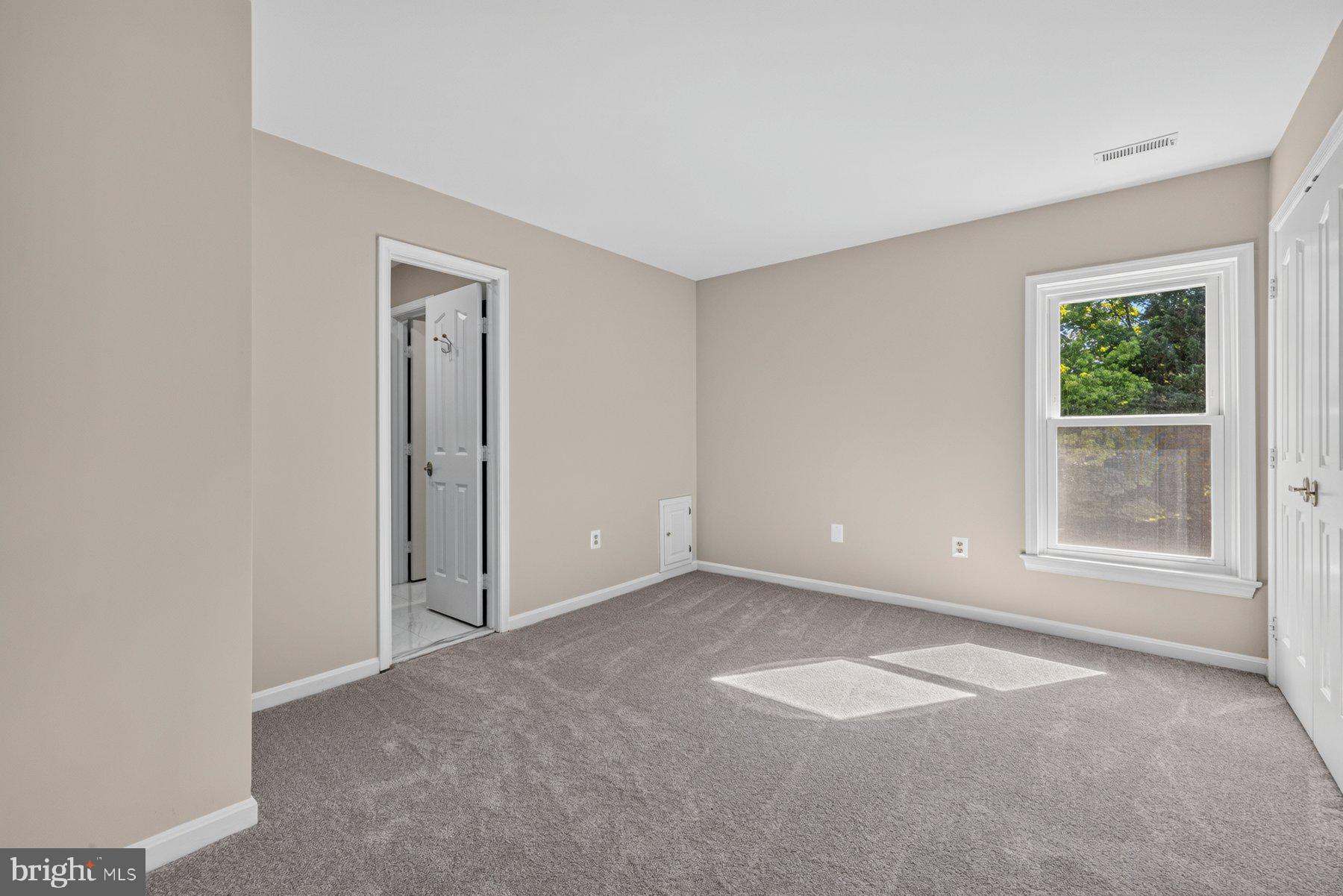 REDLAND KNOLLS - Residential