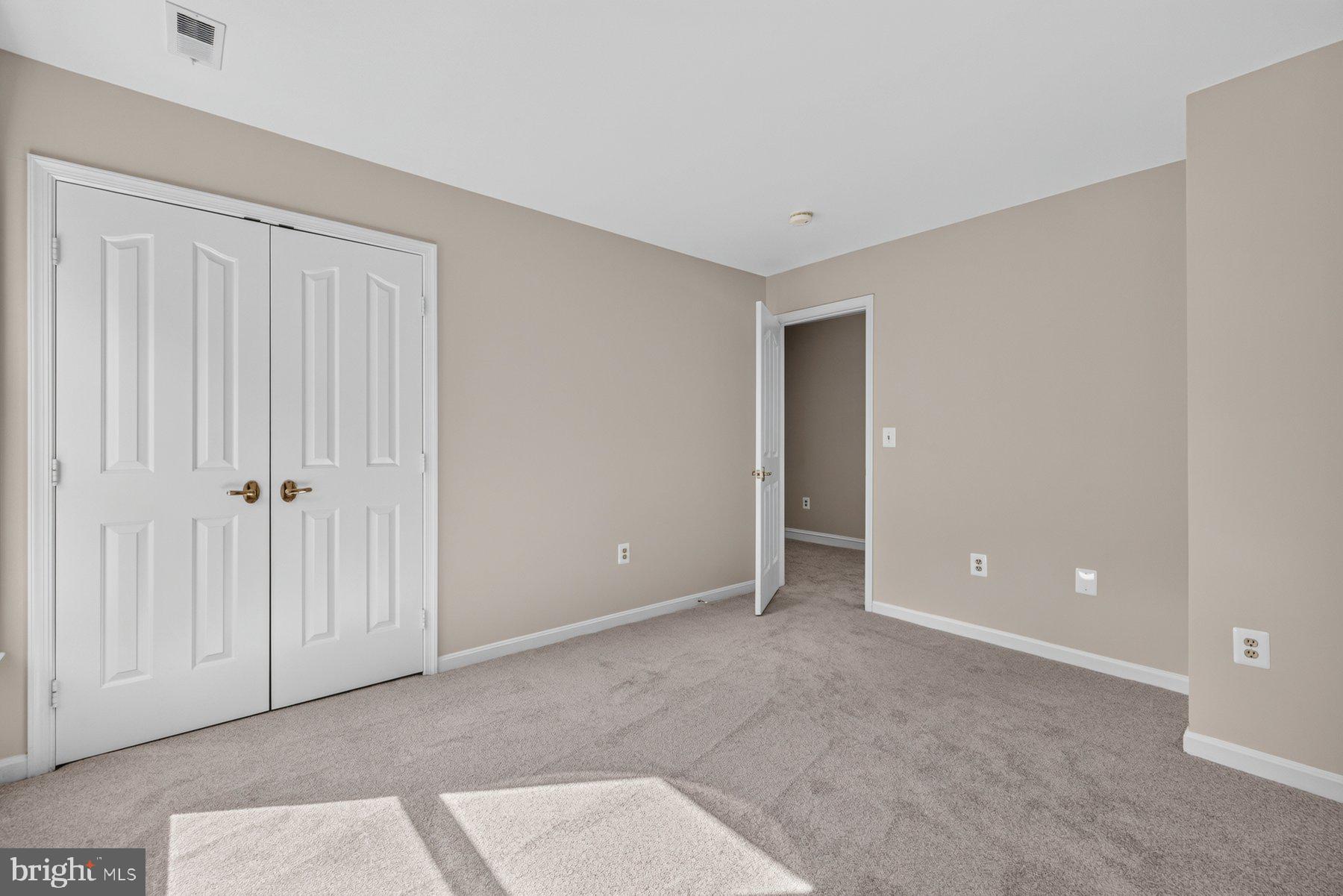 REDLAND KNOLLS - Residential