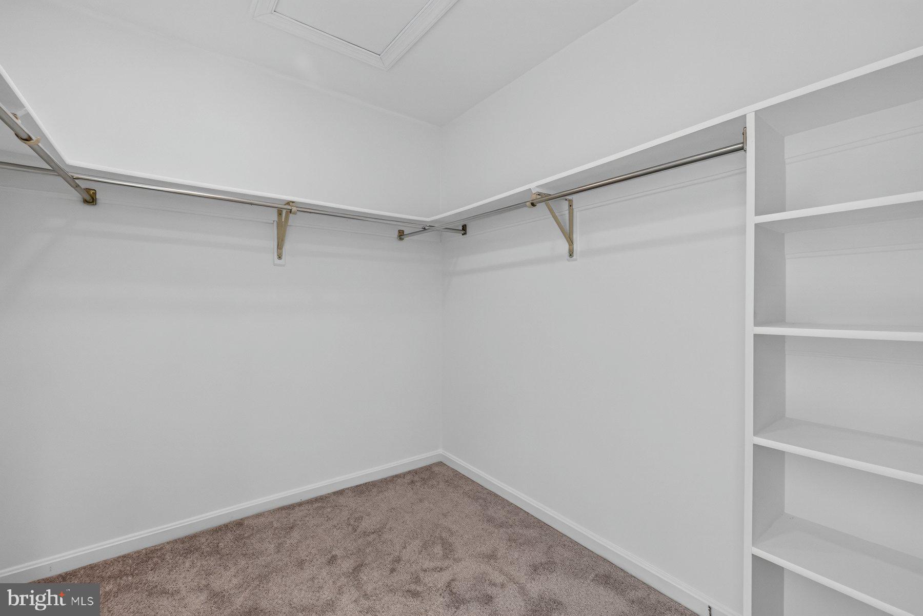 REDLAND KNOLLS - Residential