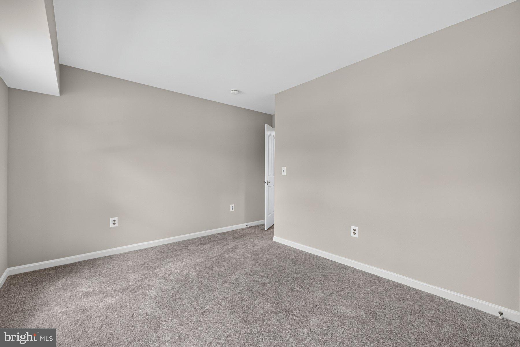 REDLAND KNOLLS - Residential