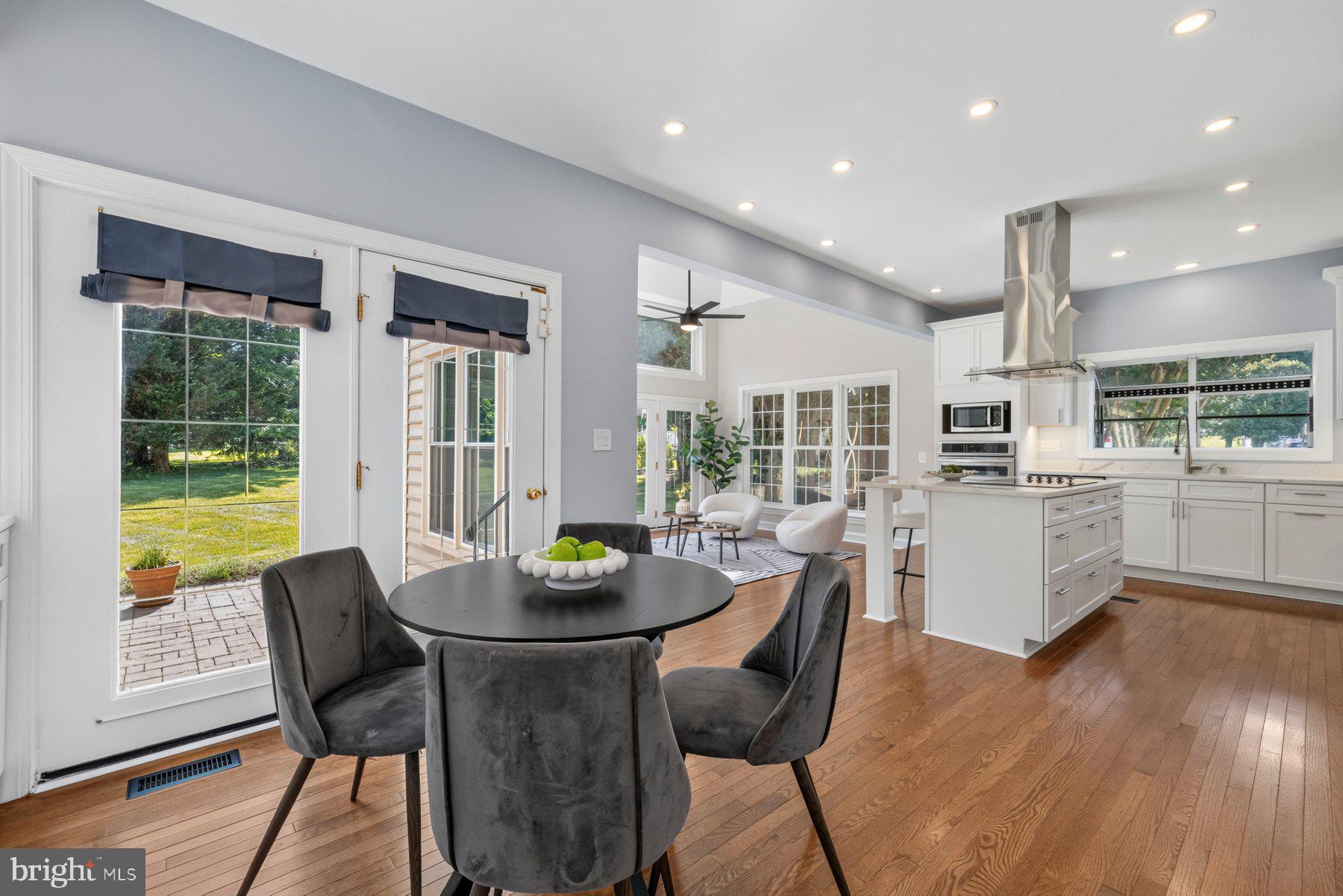 REDLAND KNOLLS - Residential
