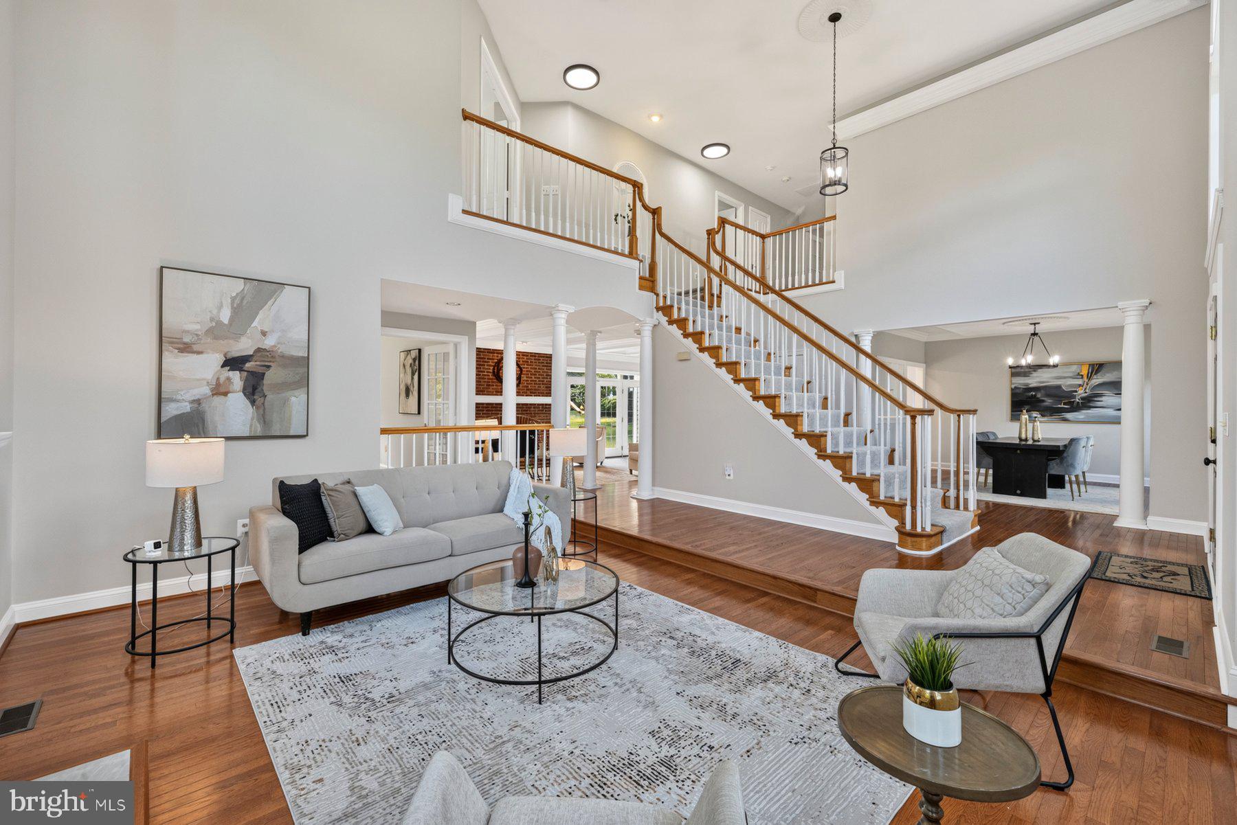 REDLAND KNOLLS - Residential