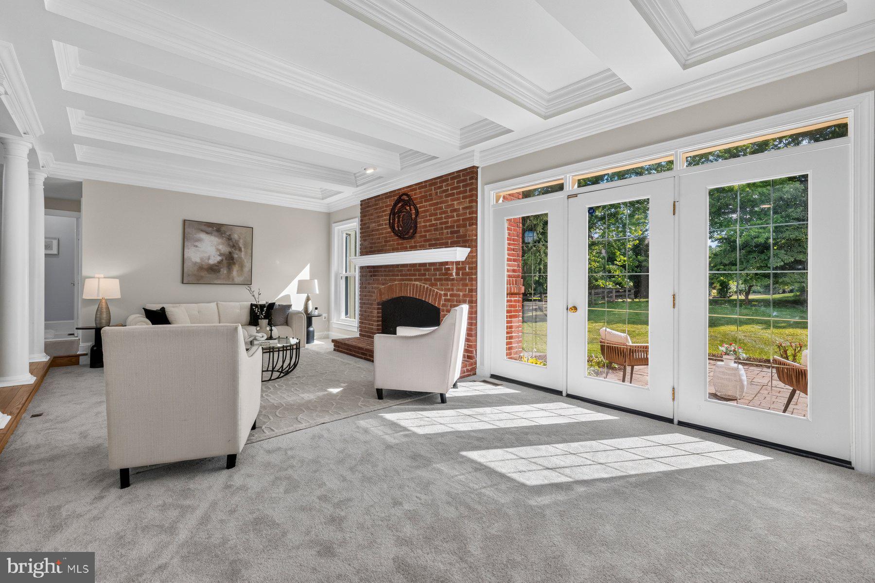 REDLAND KNOLLS - Residential
