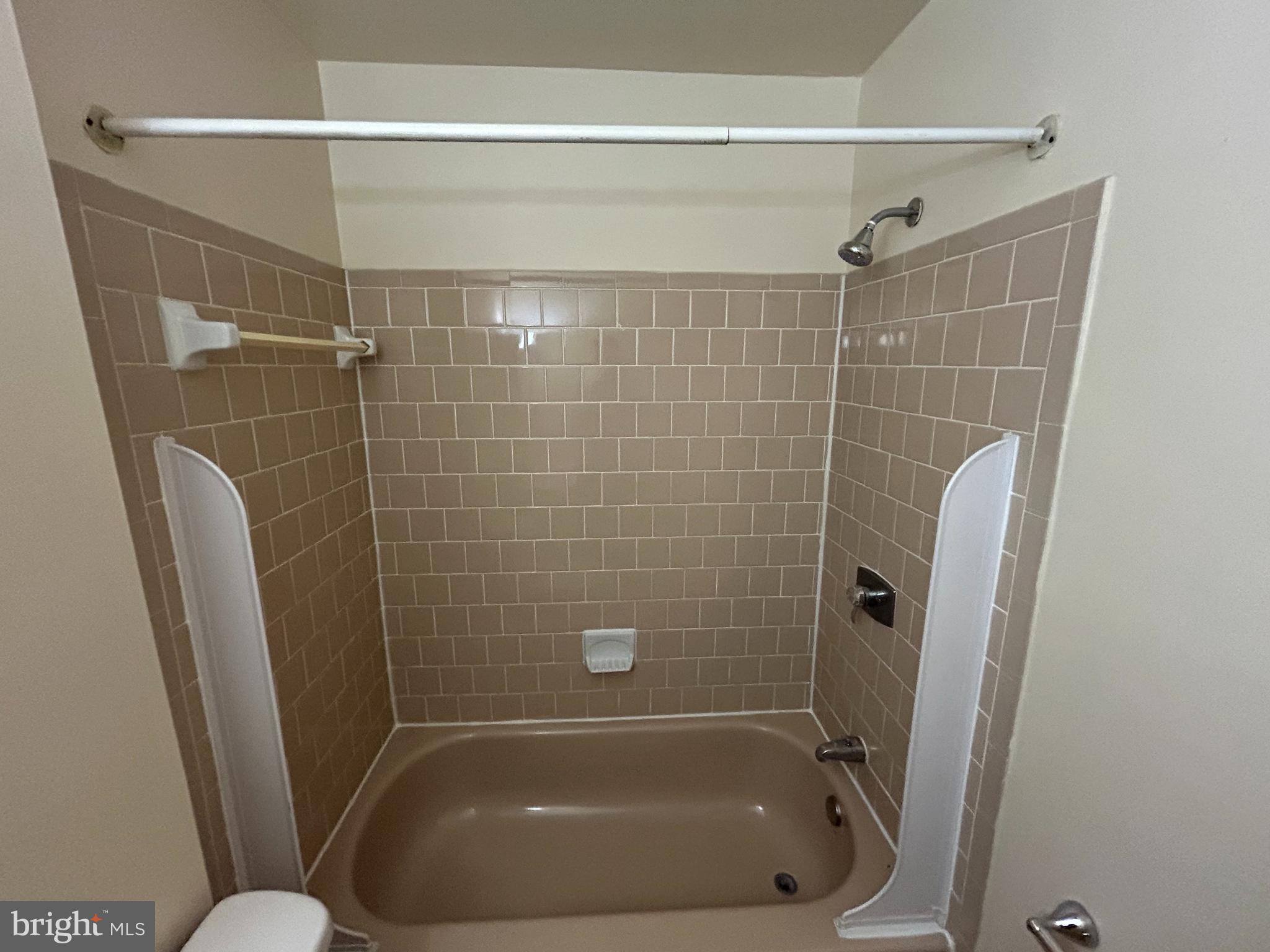 TERRACE TOWNE HOMES OF WOODLAWN - Residential Lease