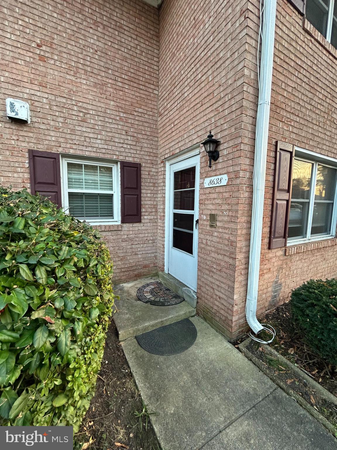 TERRACE TOWNE HOMES OF WOODLAWN - Residential Lease