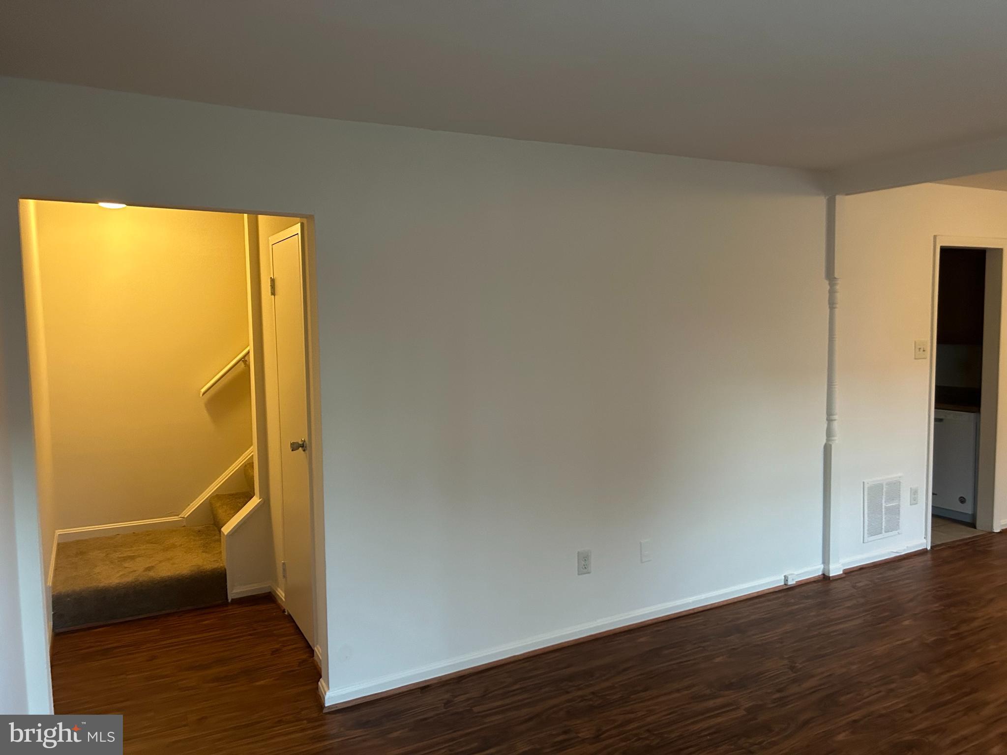 TERRACE TOWNE HOMES OF WOODLAWN - Residential Lease