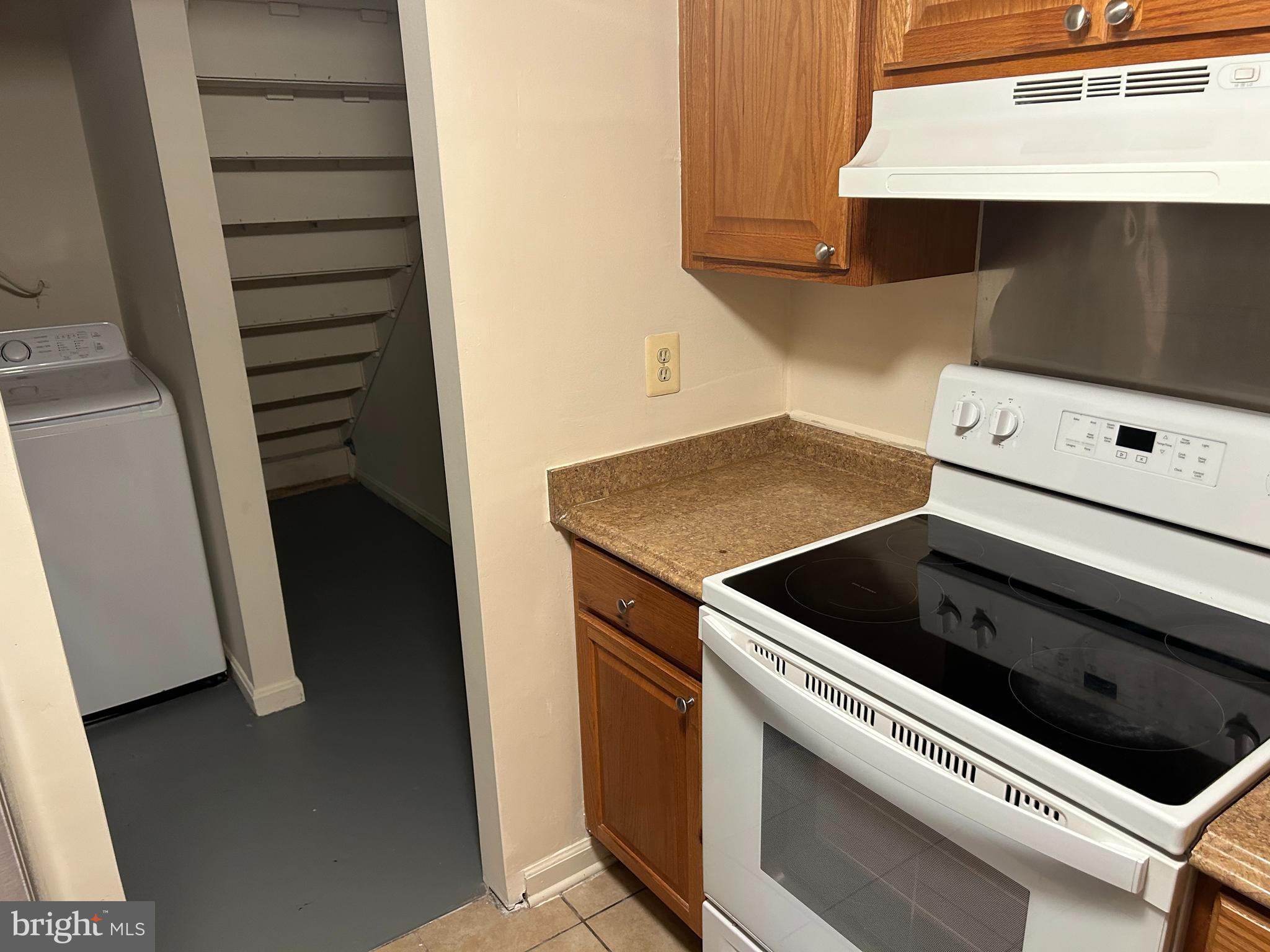 TERRACE TOWNE HOMES OF WOODLAWN - Residential Lease