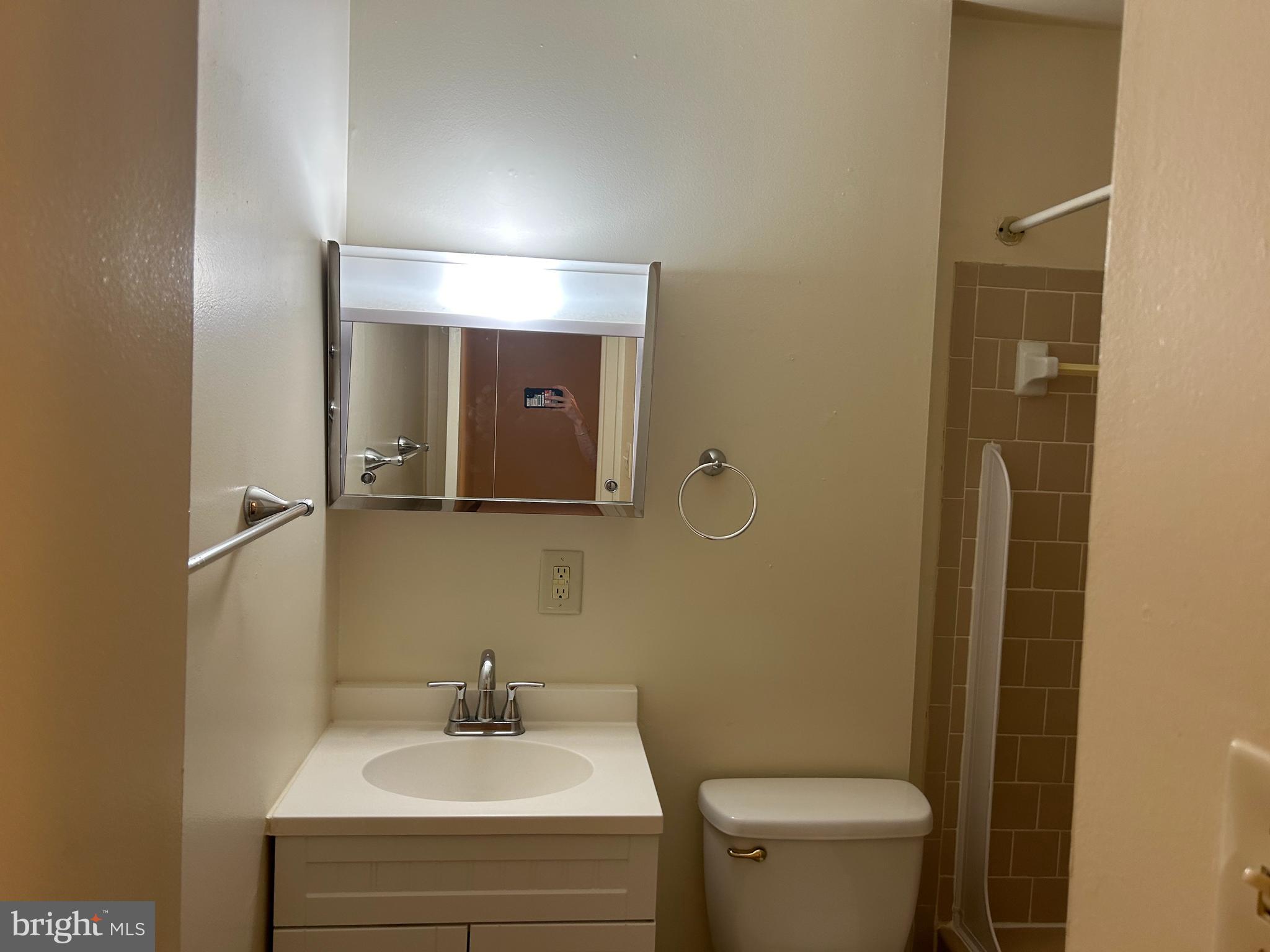 TERRACE TOWNE HOMES OF WOODLAWN - Residential Lease