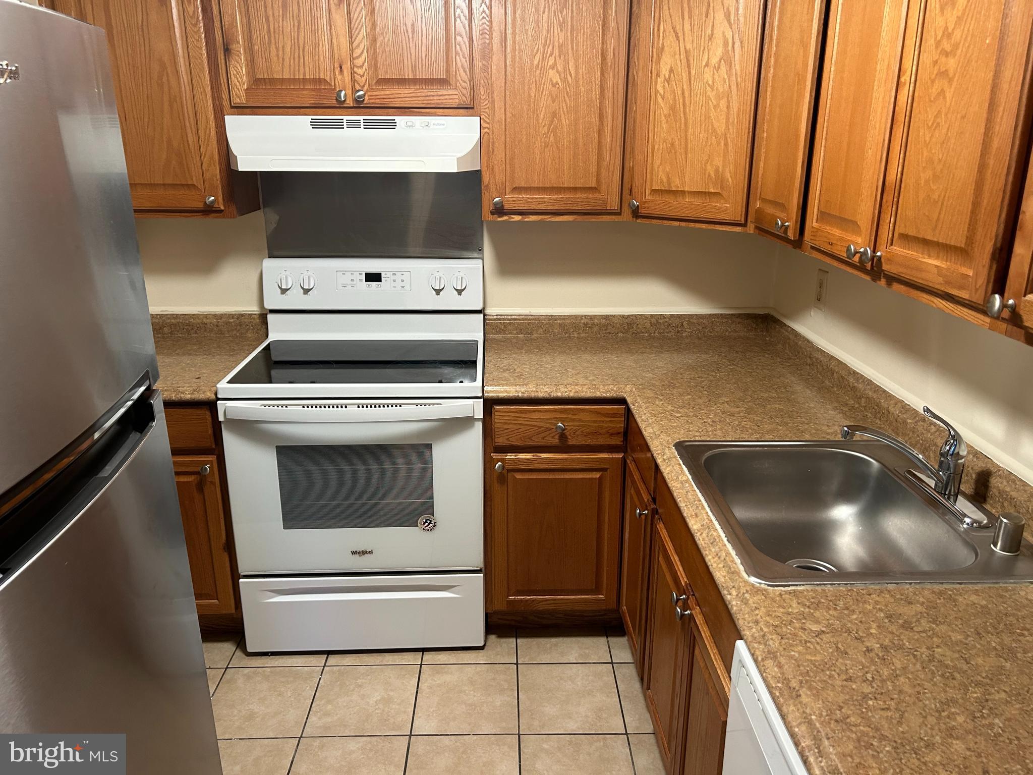 TERRACE TOWNE HOMES OF WOODLAWN - Residential Lease