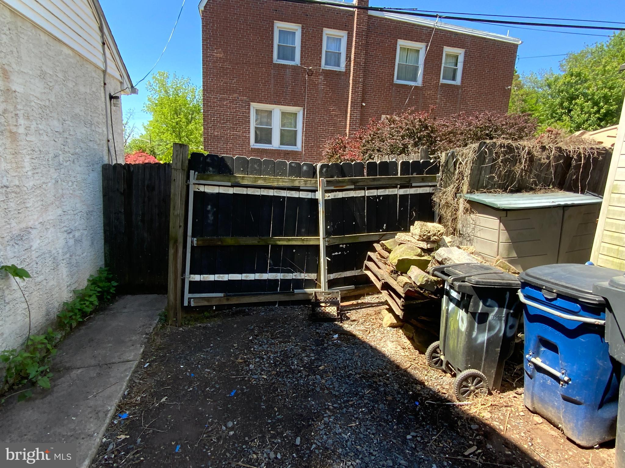 NORRISTOWN - Residential