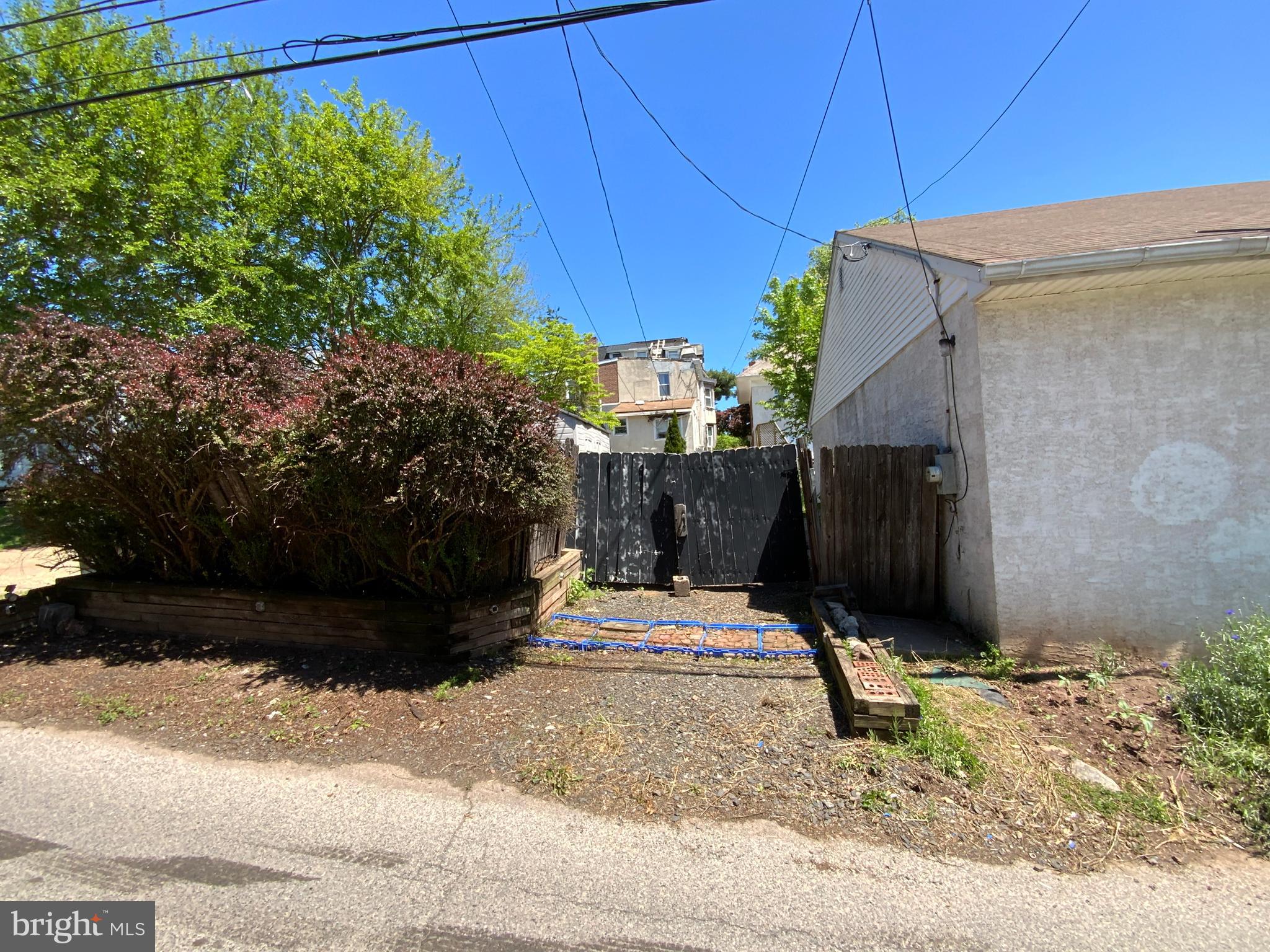 NORRISTOWN - Residential