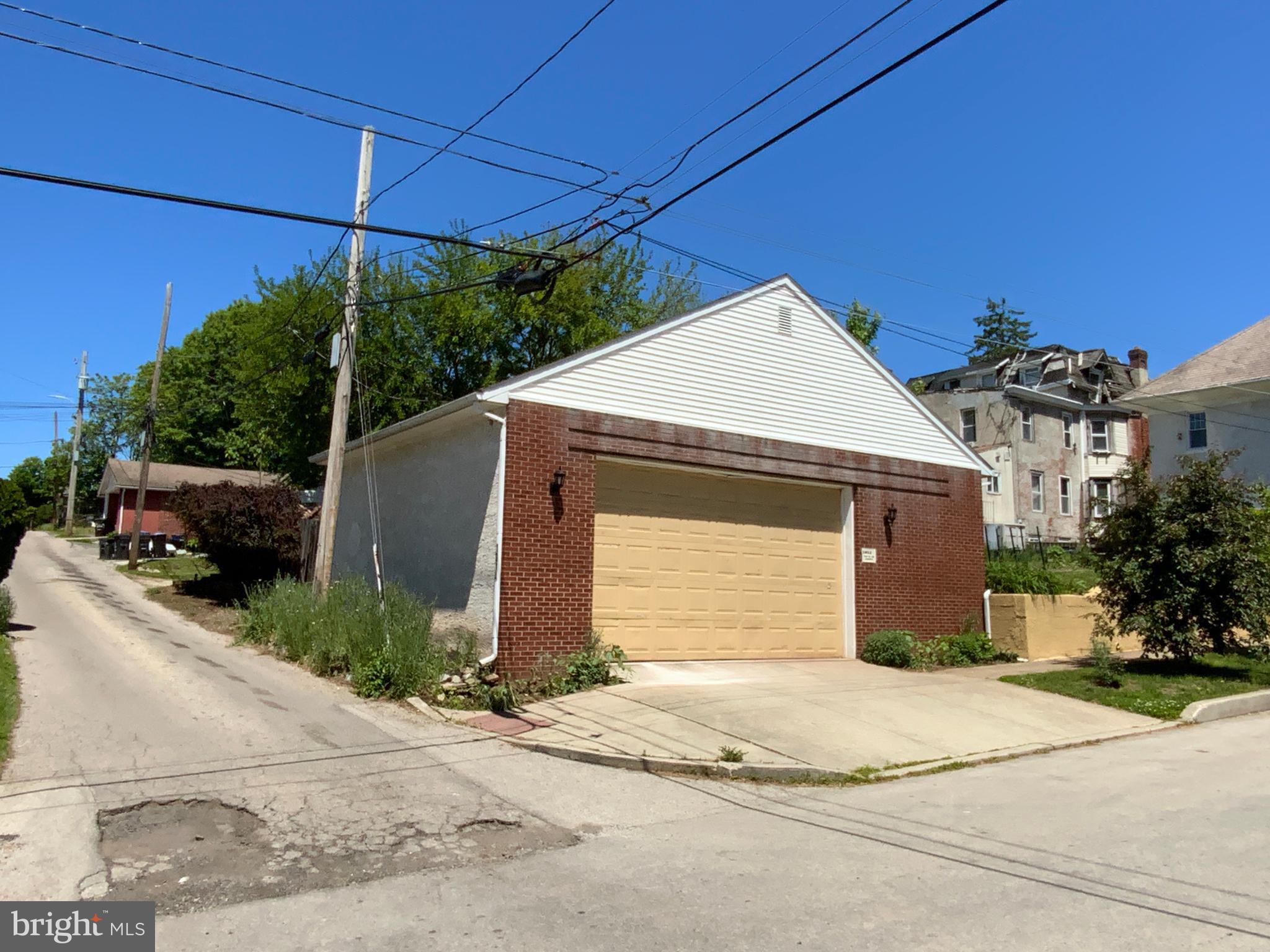 NORRISTOWN - Residential
