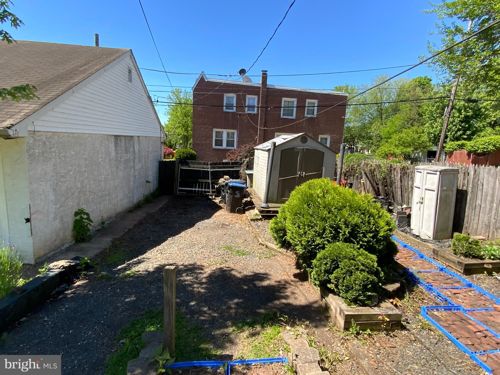 NORRISTOWN - Residential