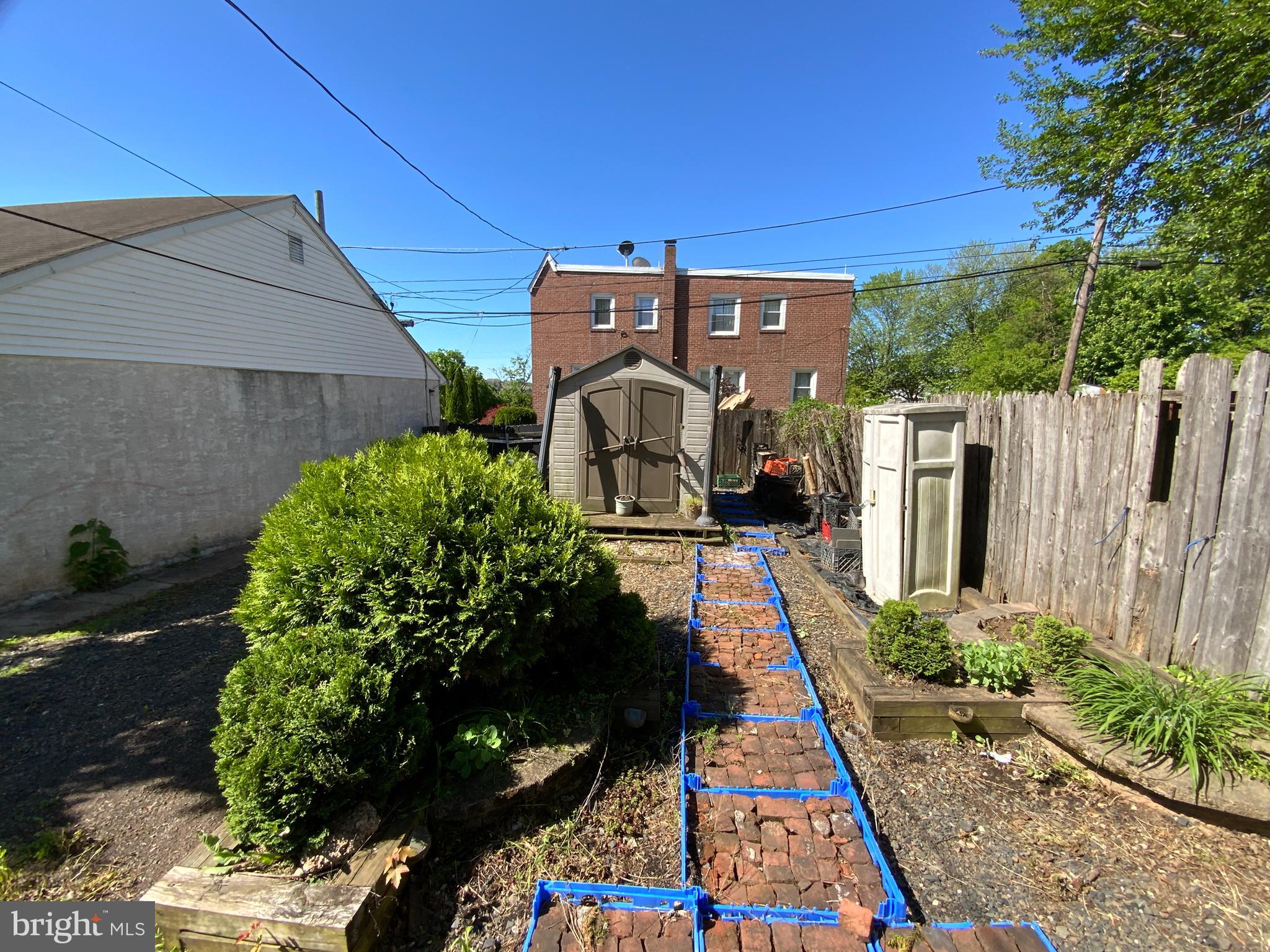 NORRISTOWN - Residential