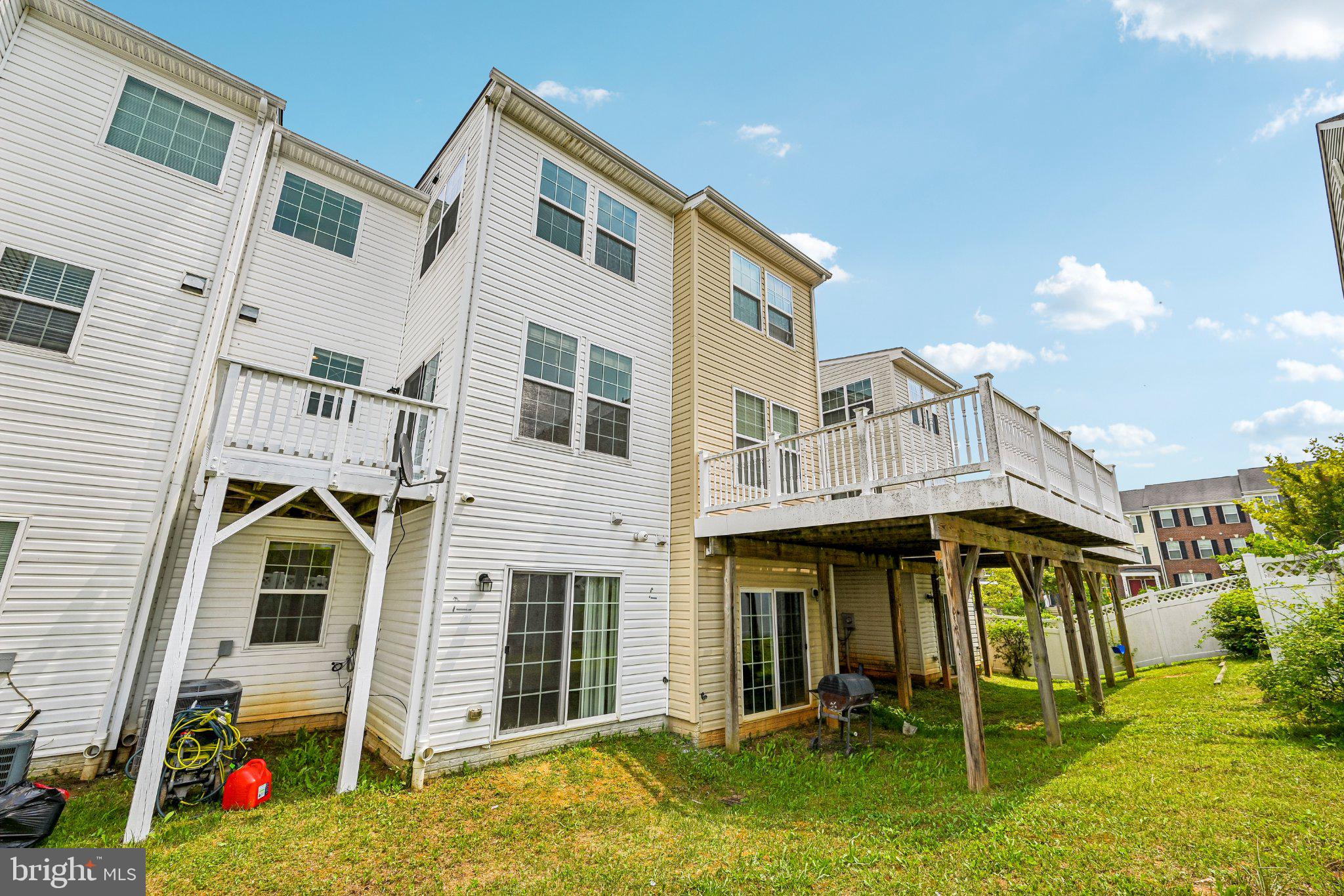ARORA HILLS - Residential