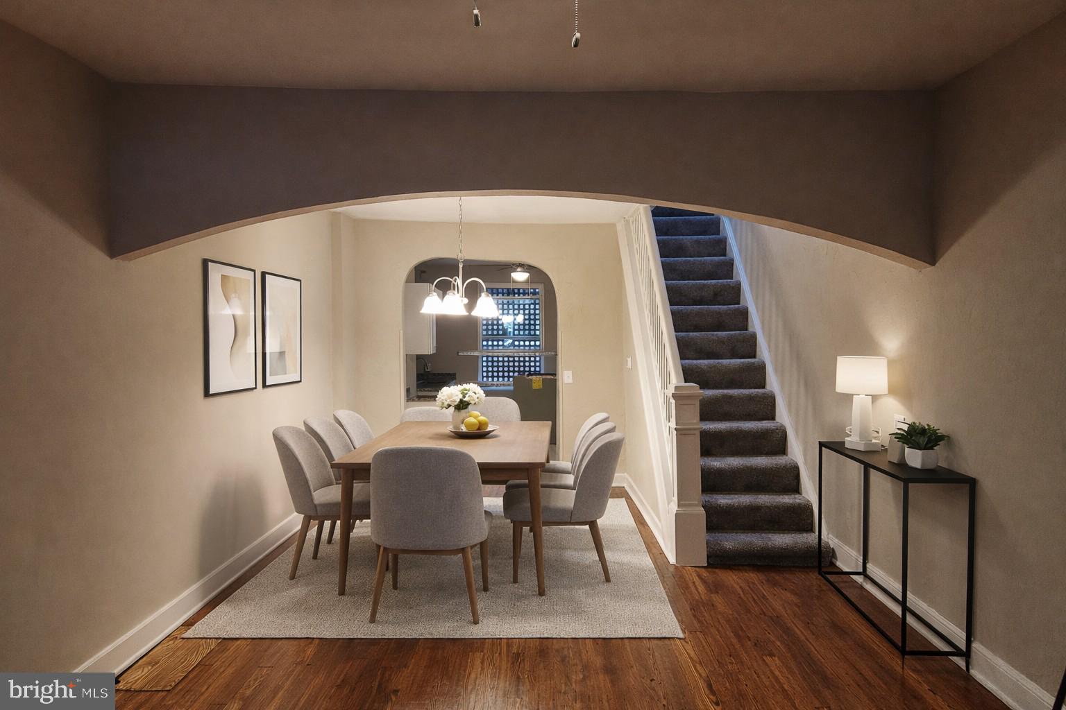 ELWOOD PARK - Residential