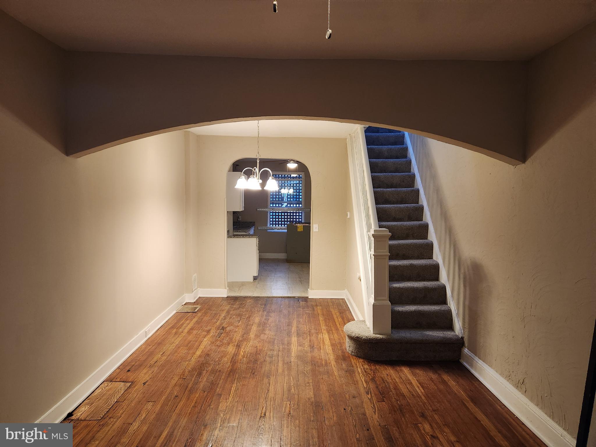 ELWOOD PARK - Residential