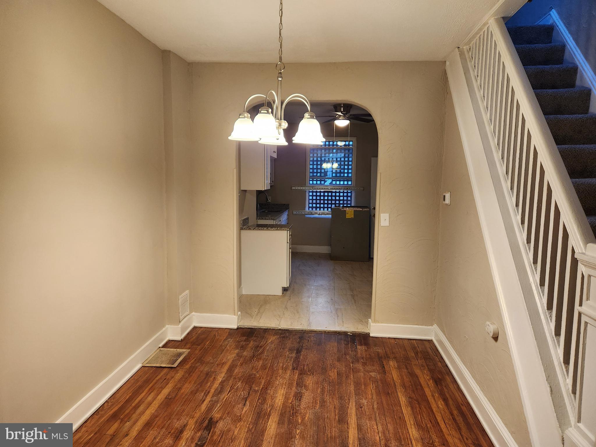 ELWOOD PARK - Residential