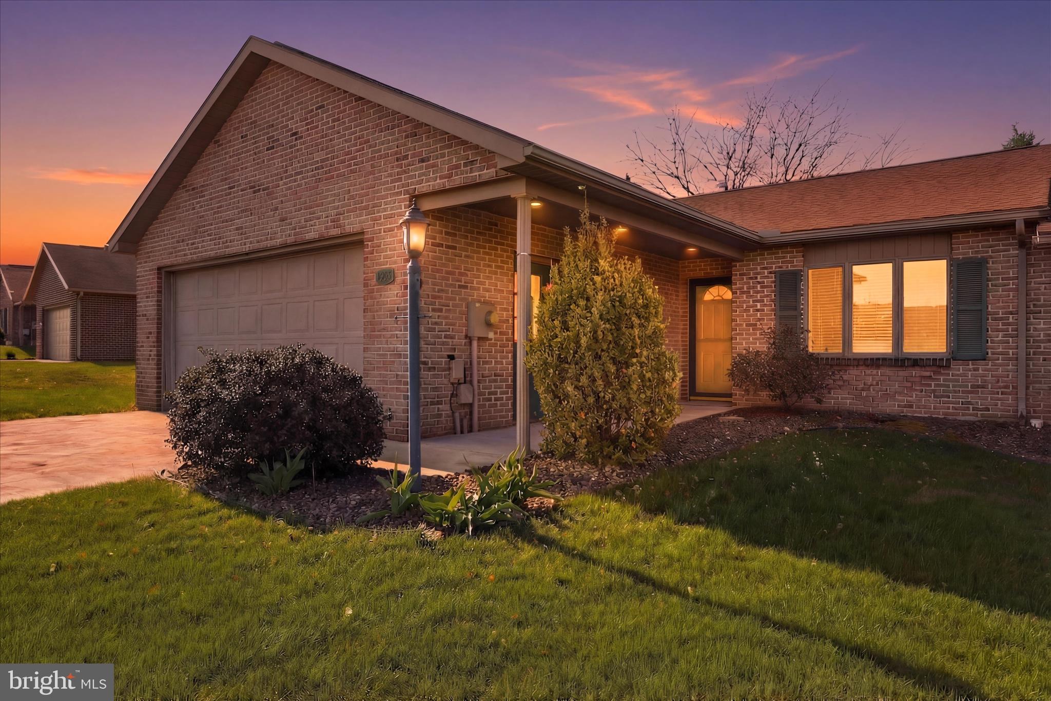 MAPLE RUN - Residential