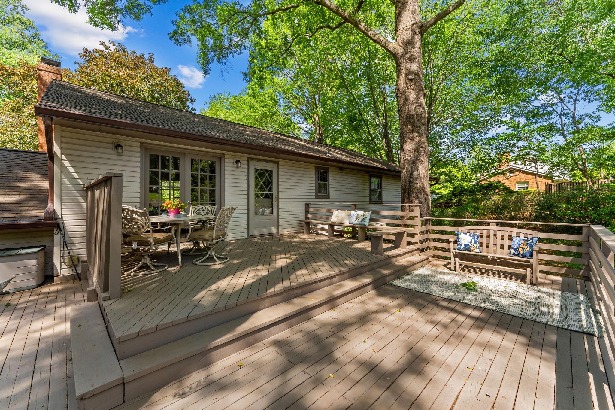 CRESCENT HILLS ESTATES - Residential