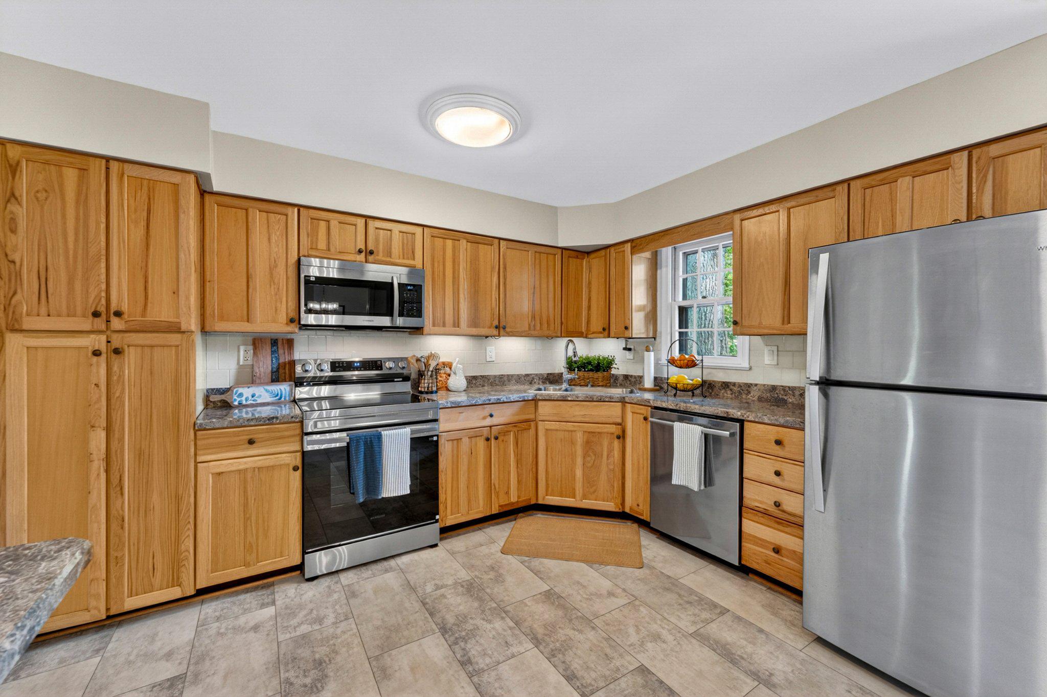 CRESCENT HILLS ESTATES - Residential