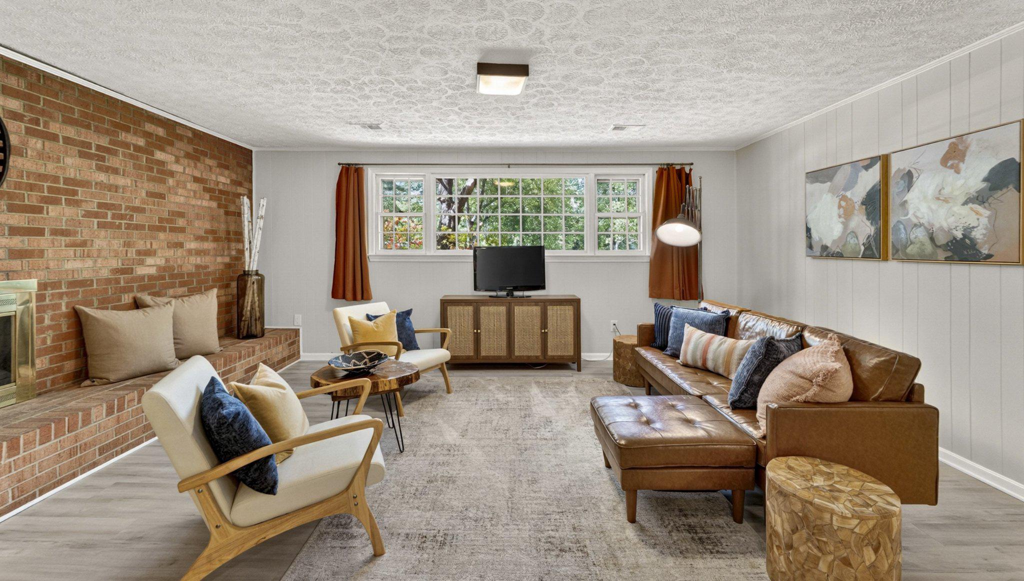 CRESCENT HILLS ESTATES - Residential