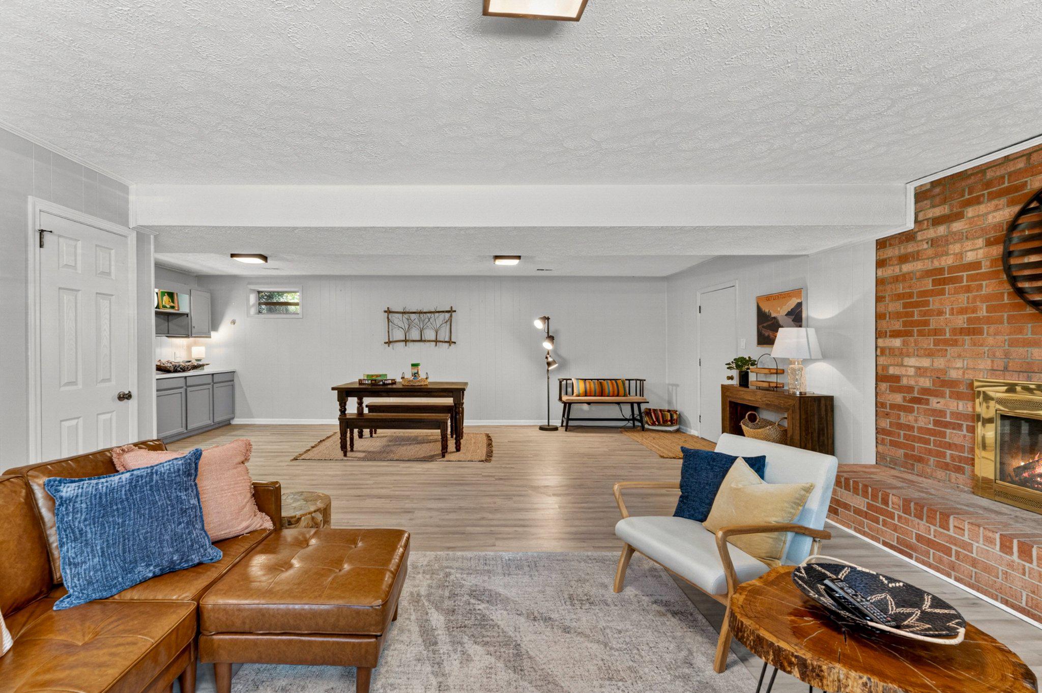 CRESCENT HILLS ESTATES - Residential