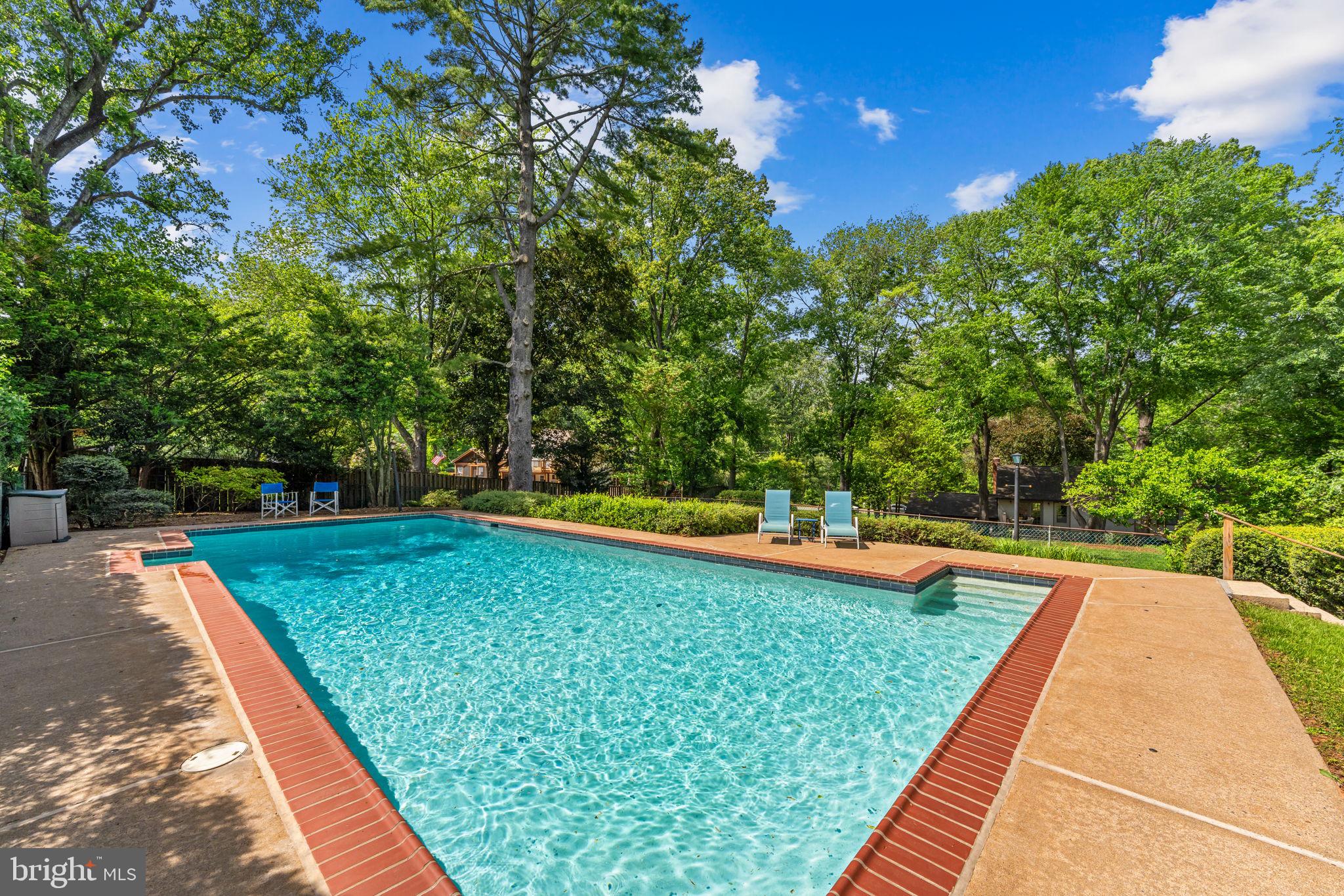 CRESCENT HILLS ESTATES - Residential